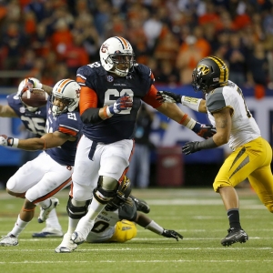 Auburn Tigers offensive linesman Chad Slade