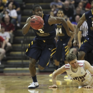 West Virginia guard Juwan Staten