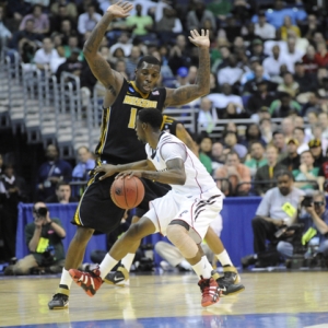 Forward Ricardo Ratliffe of the Missouri Tigers