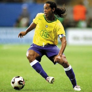 http://www.docsports.com/images/lib/large/ronaldinho.jpg