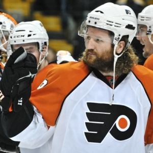 Flyers Left wing Scott Hartnell