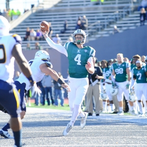 Eastern Michigan Eagles quarterback Brogan Roback