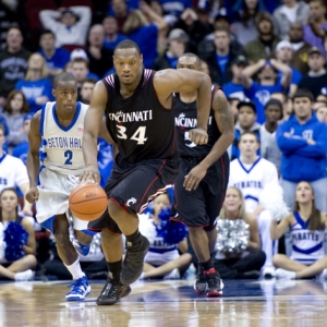 Cincinnati Bearcats forward Yancy Gates