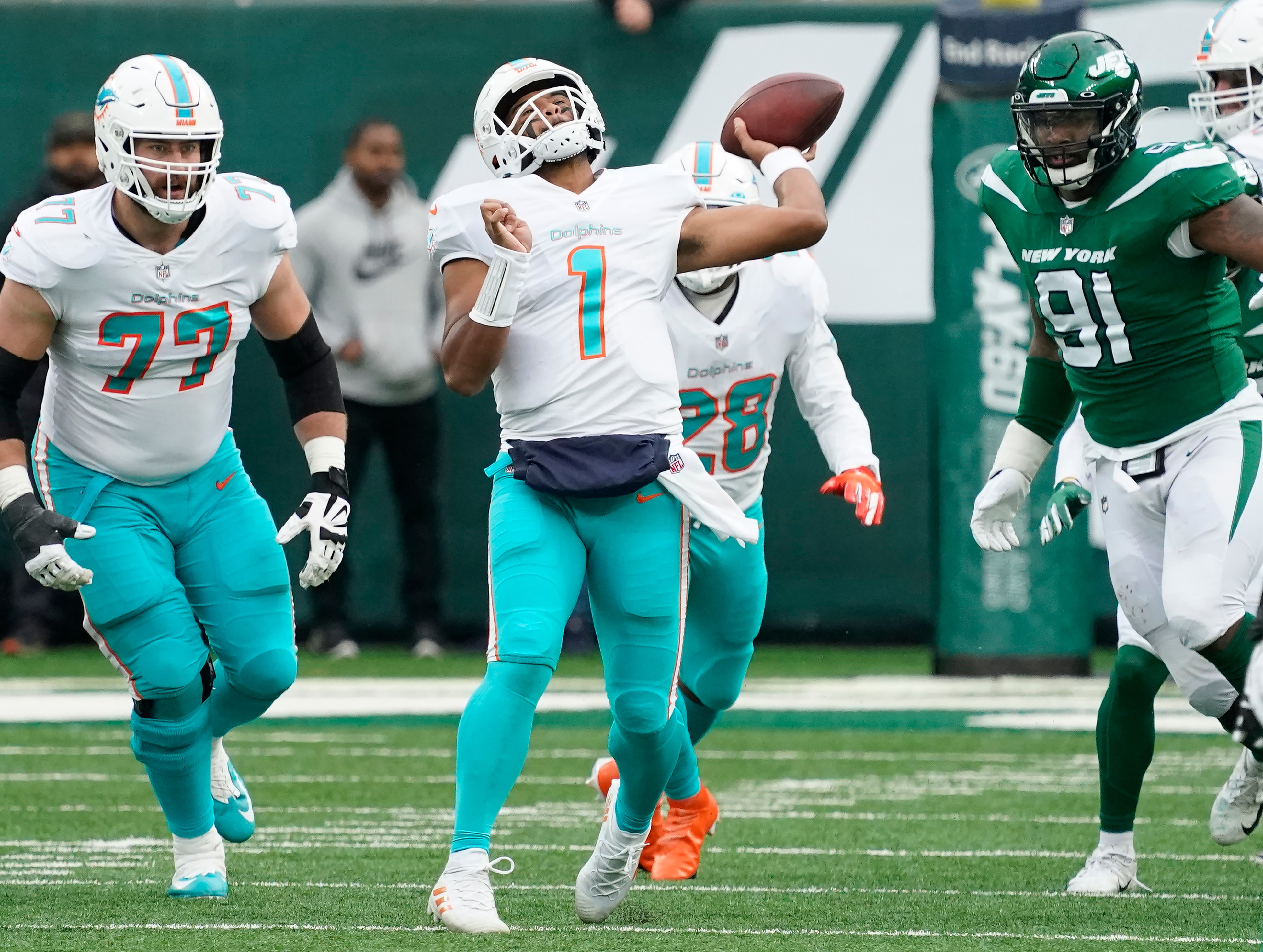 Best basic strategy teasers NFL Week 12 Tua Tagovailoa Miami Dolphins