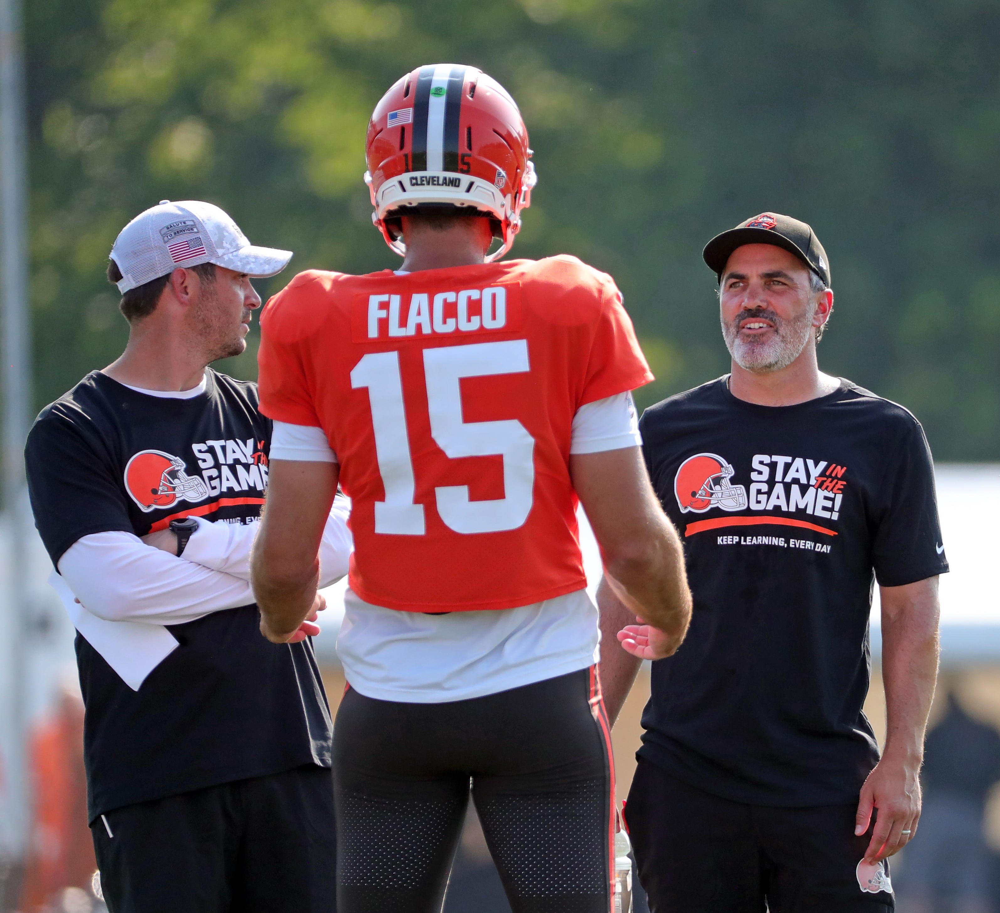 Cleveland Browns season win total picks Joe Flacco