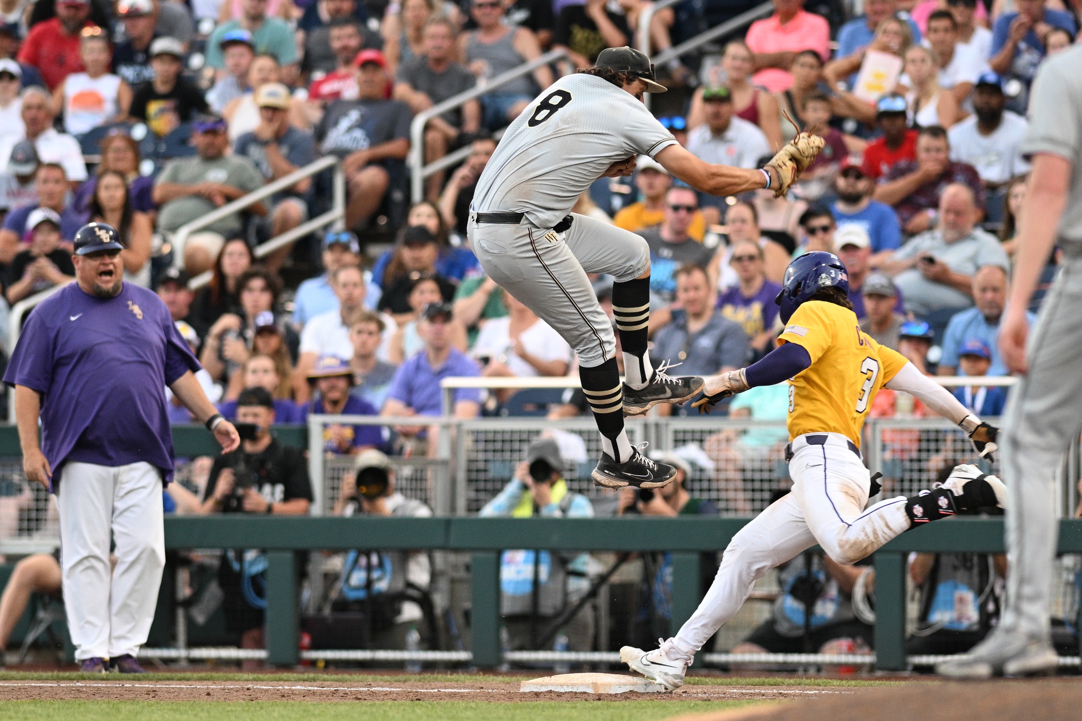 College baseball National Championship odds Nick Kurtz Wake Forest