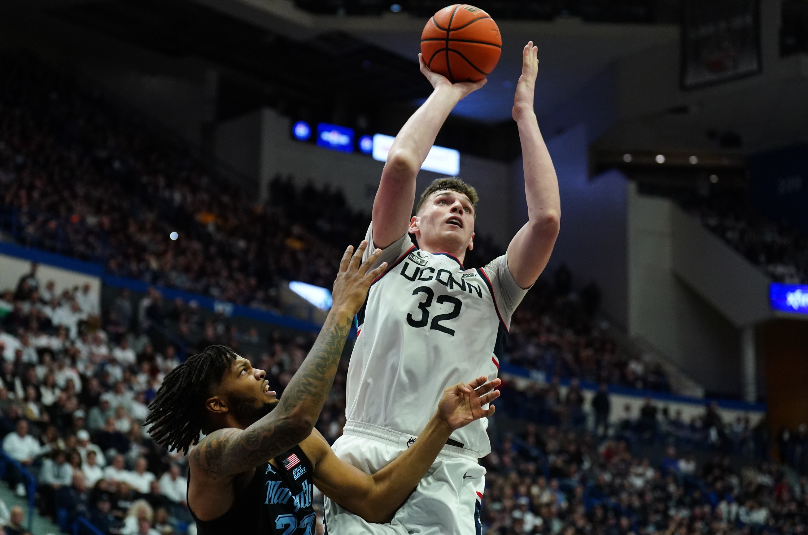 College basketball National Championship odds Donovan Clingan UConn Huskies