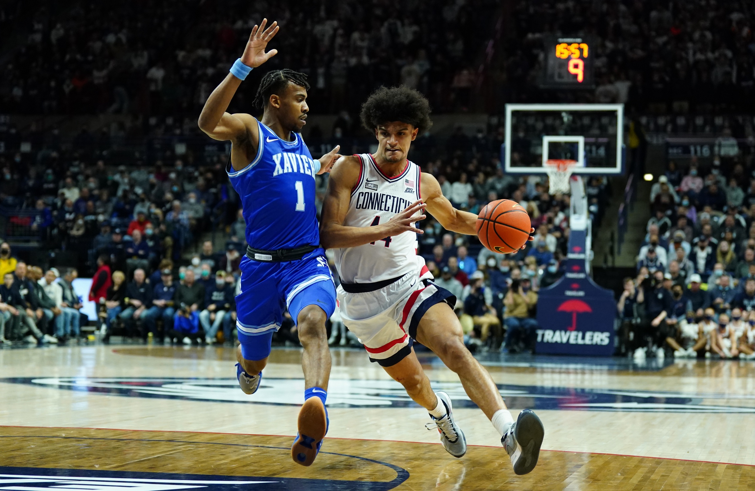 college basketball picks Andre Jackson Connecticut Huskies predictions best bet odds