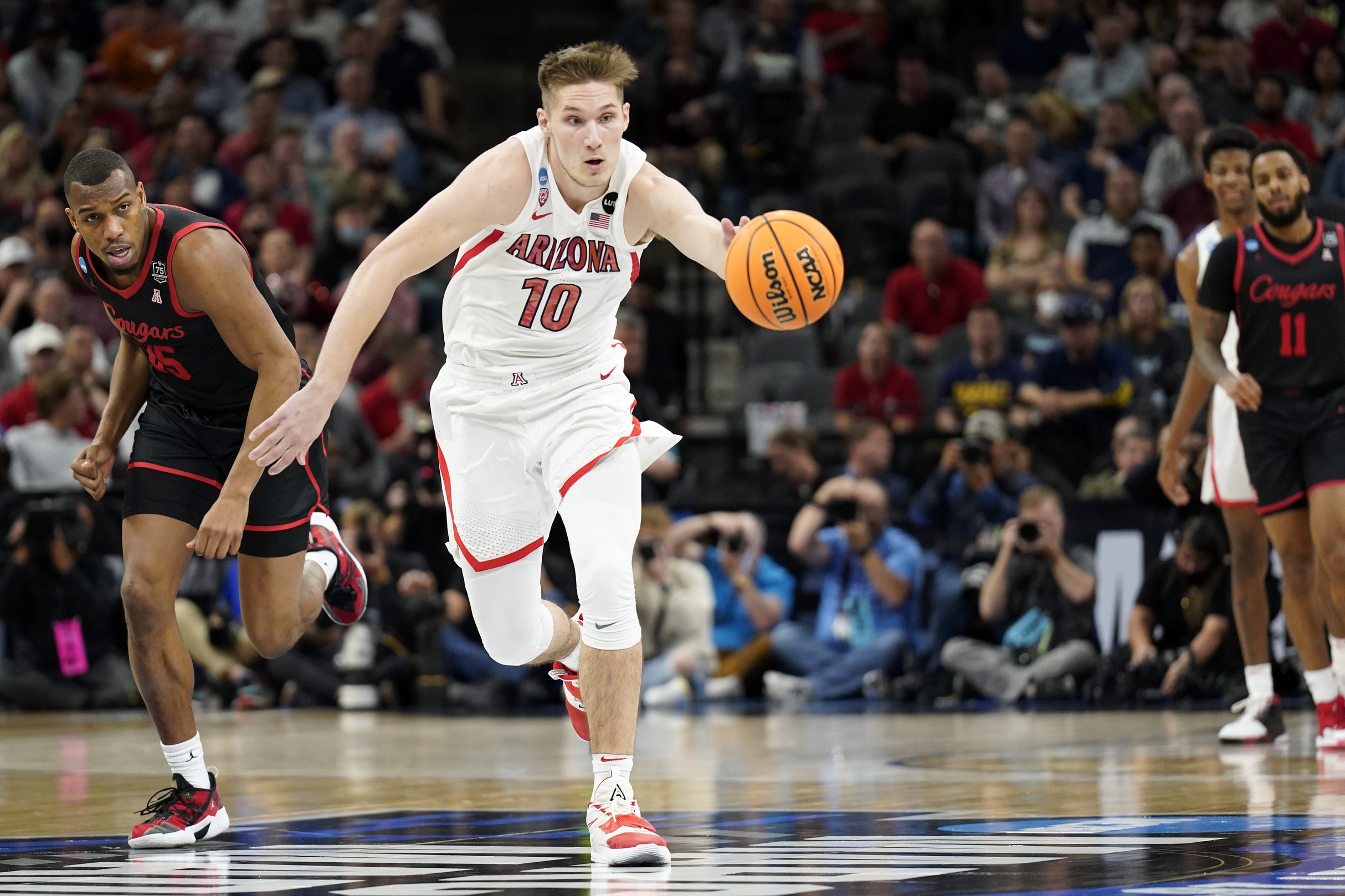 college basketball picks Azuolas Tubelis Arizona Wildcats predictions best bet odds