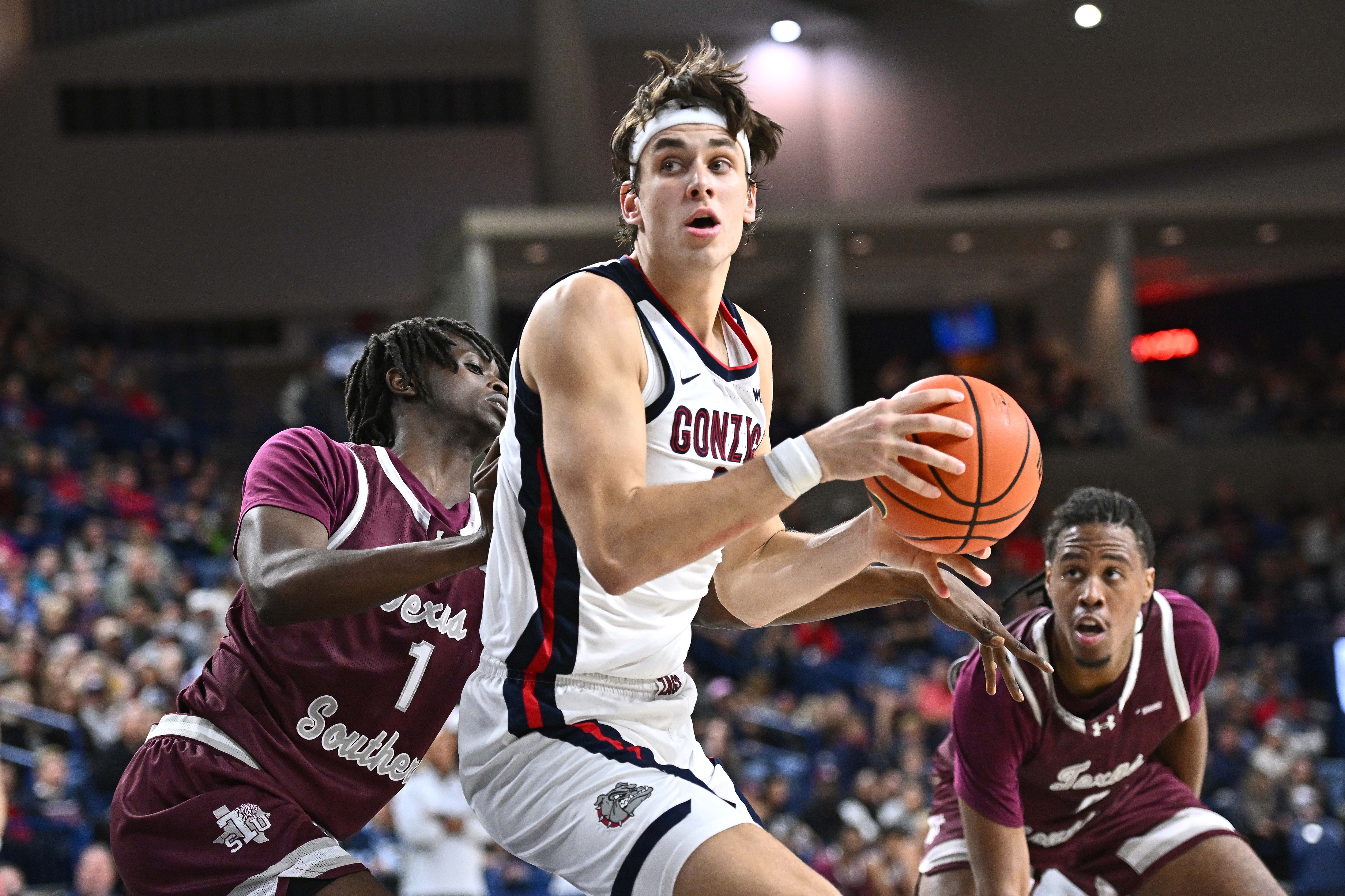 college basketball picks Braden Huff Gonzaga Bulldogs predictions best bet odds