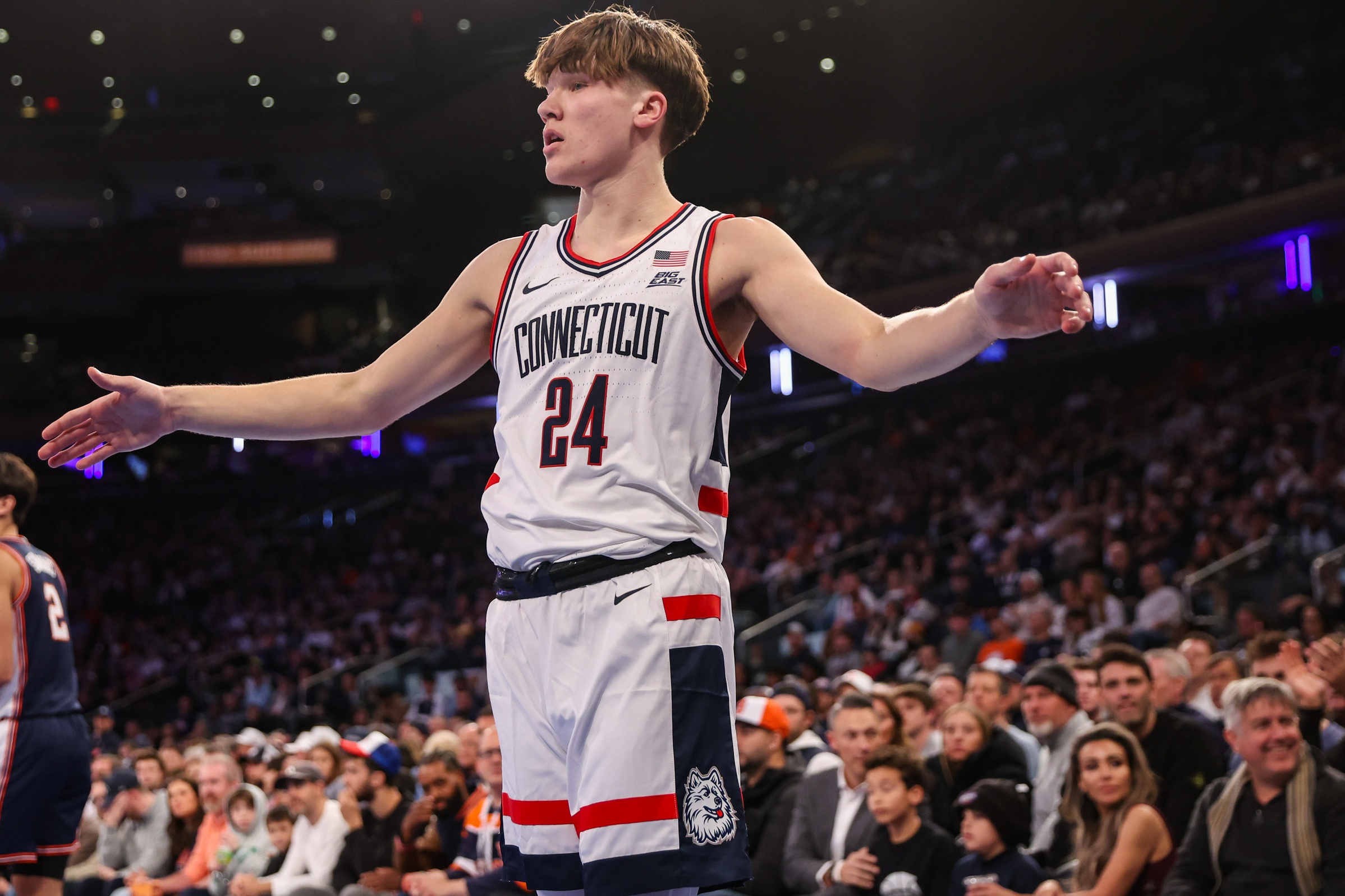 college basketball picks Braylon Mullins UConn Huskies predictions best bet odds