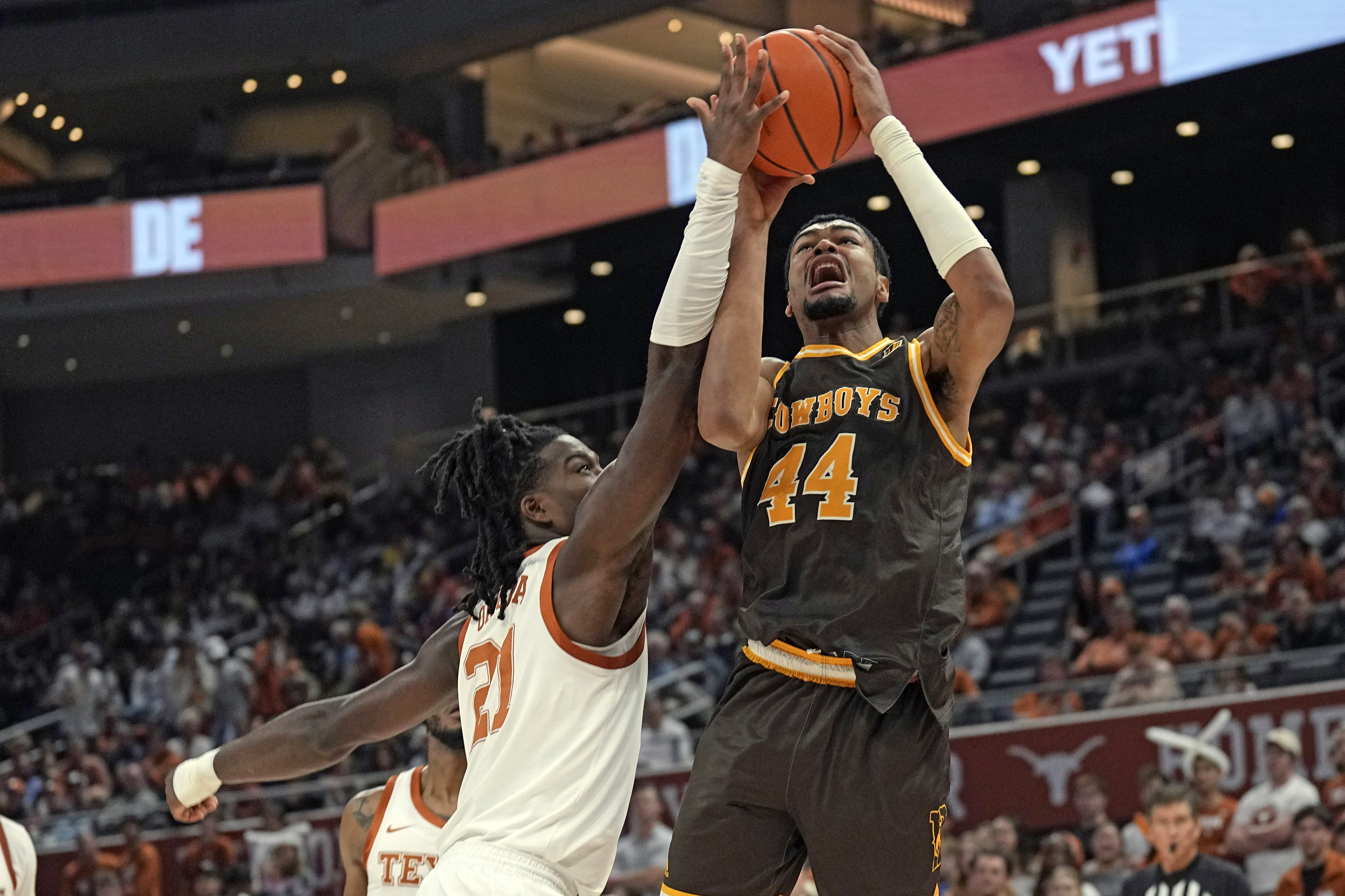college basketball picks Caden Powell Wyoming Cowboys predictions best bet odds