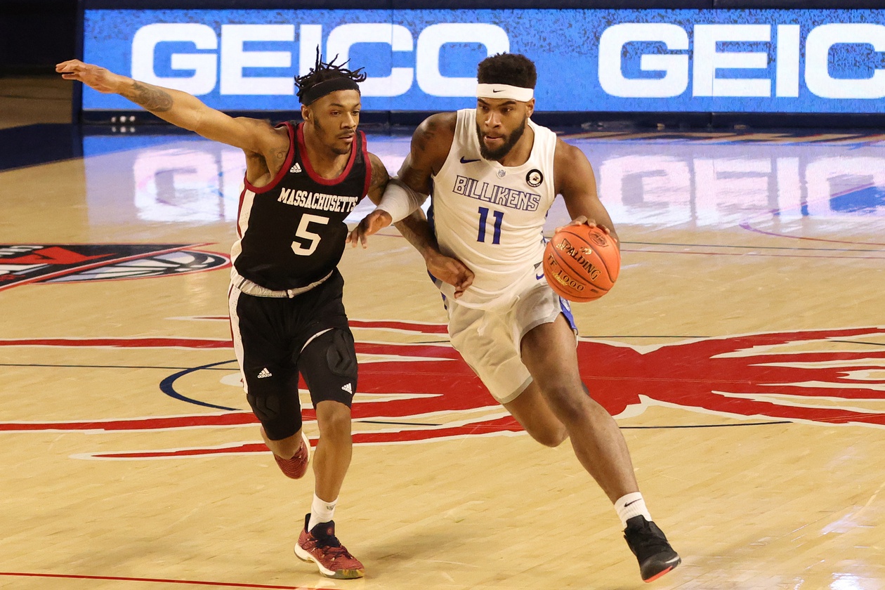college basketball picks Cairo McCrory UMass Minutemen predictions best bet odds