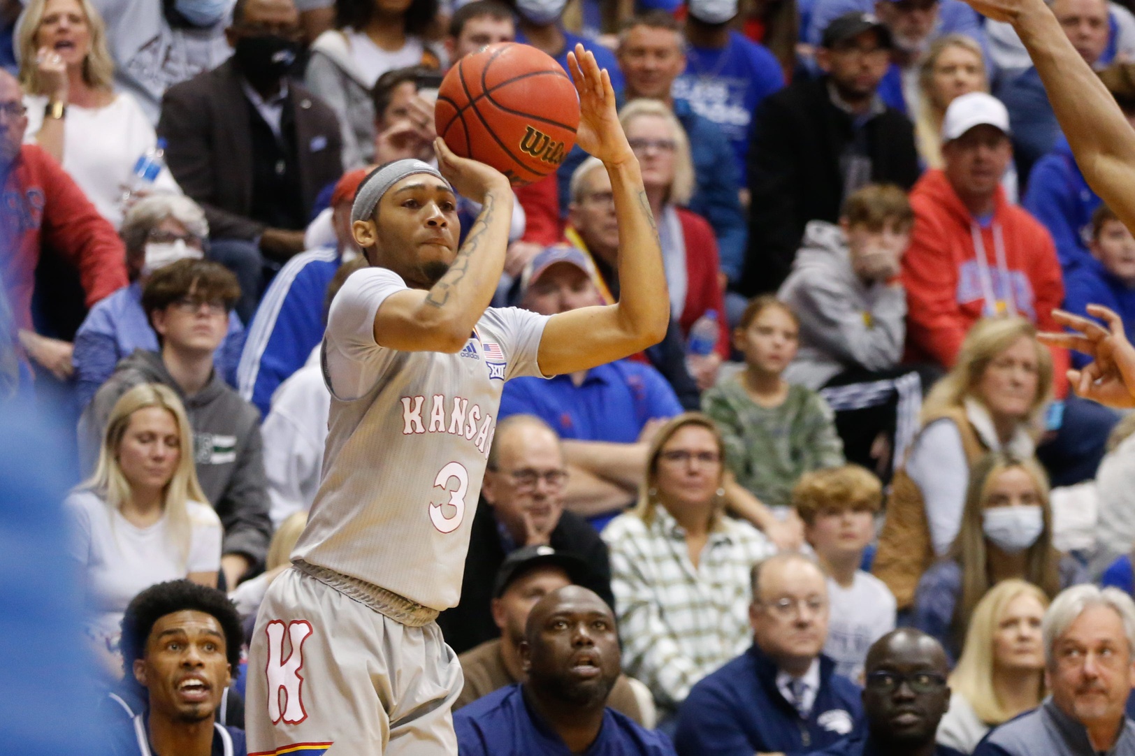 college basketball picks Dajuan Harris Kansas Jayhawks predictions best bet odds