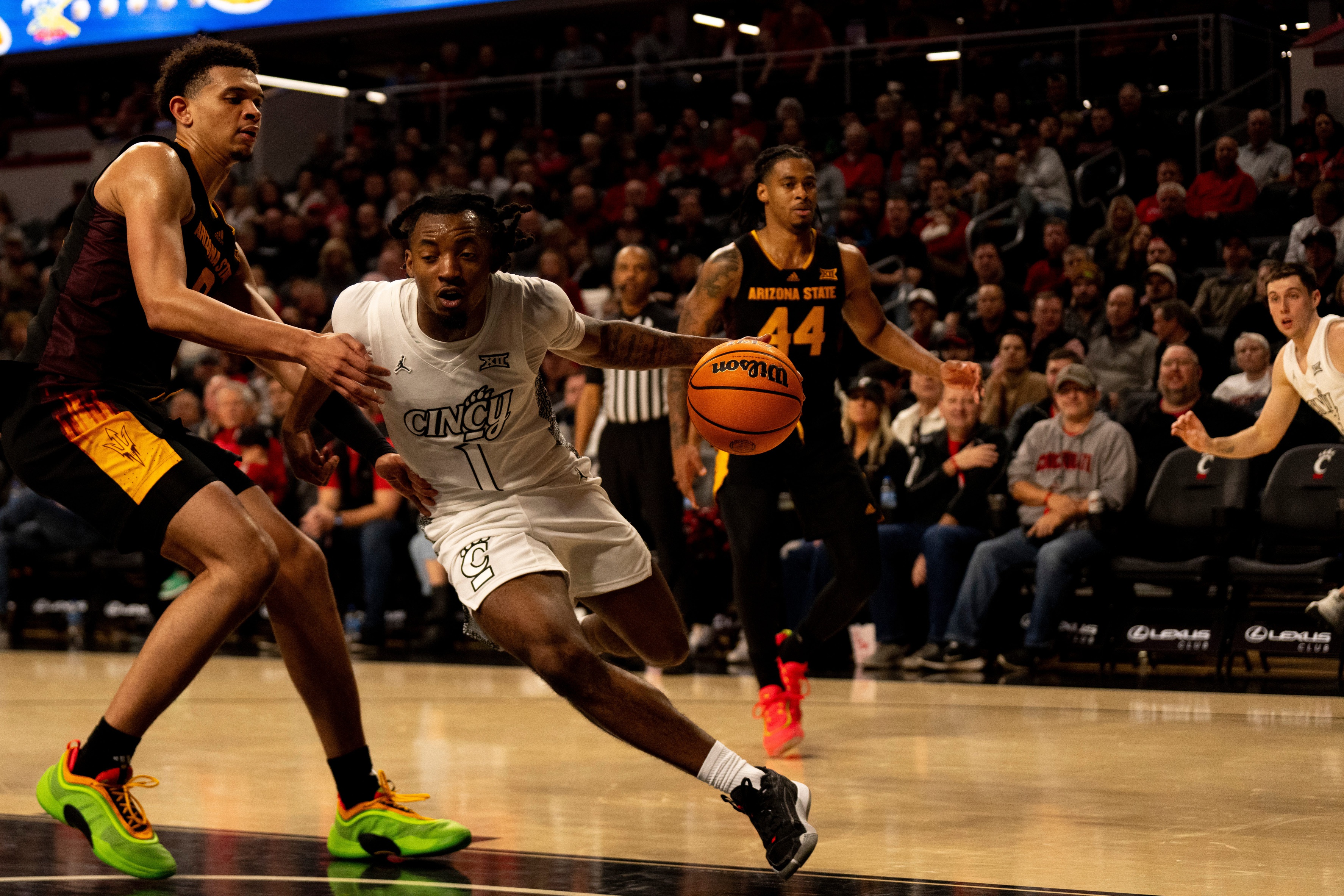 college basketball picks Day Day Thomas Cincinnati Bearcats predictions best bet odds