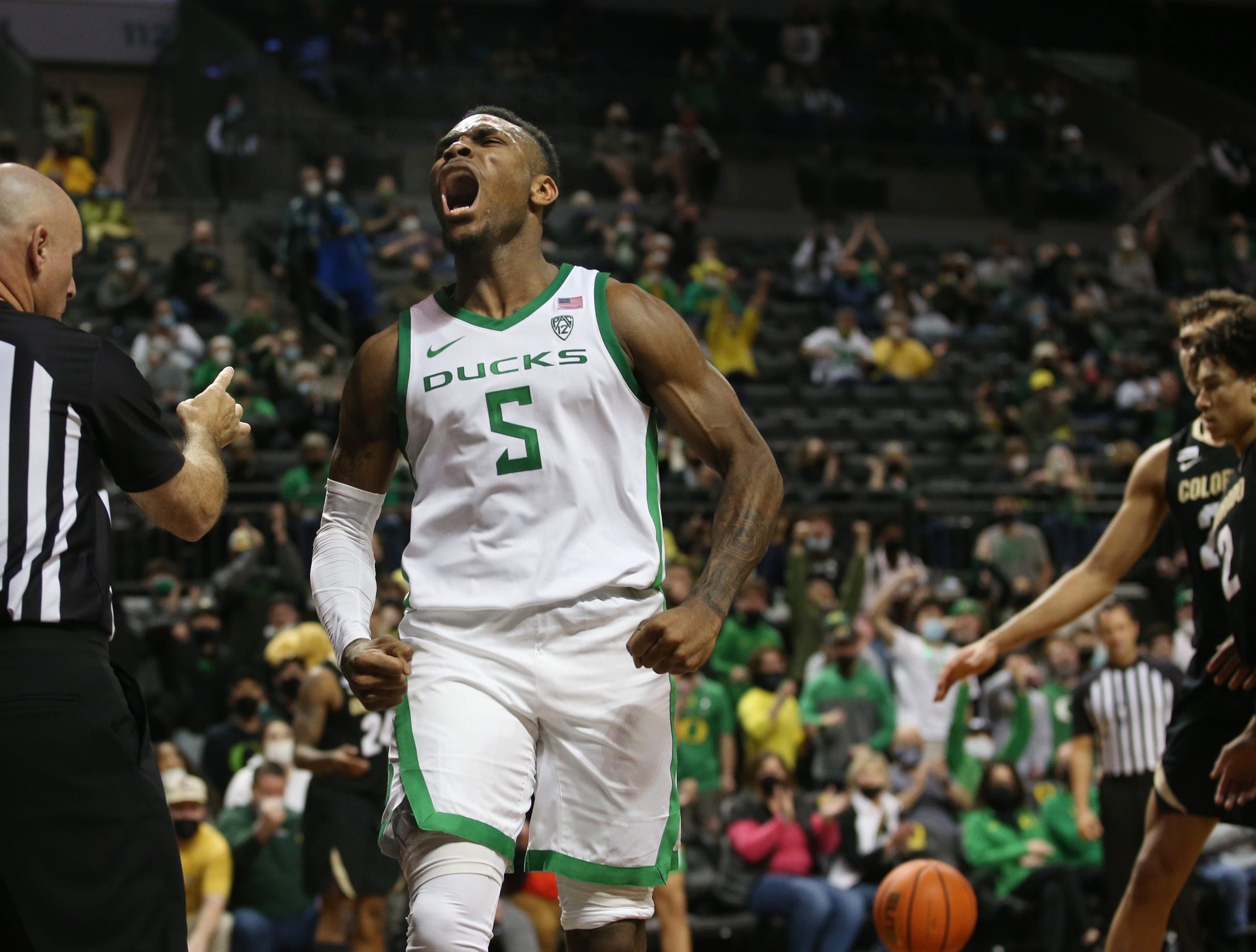 college basketball picks De'Vion Harmon Oregon Ducks predictions best bet odds