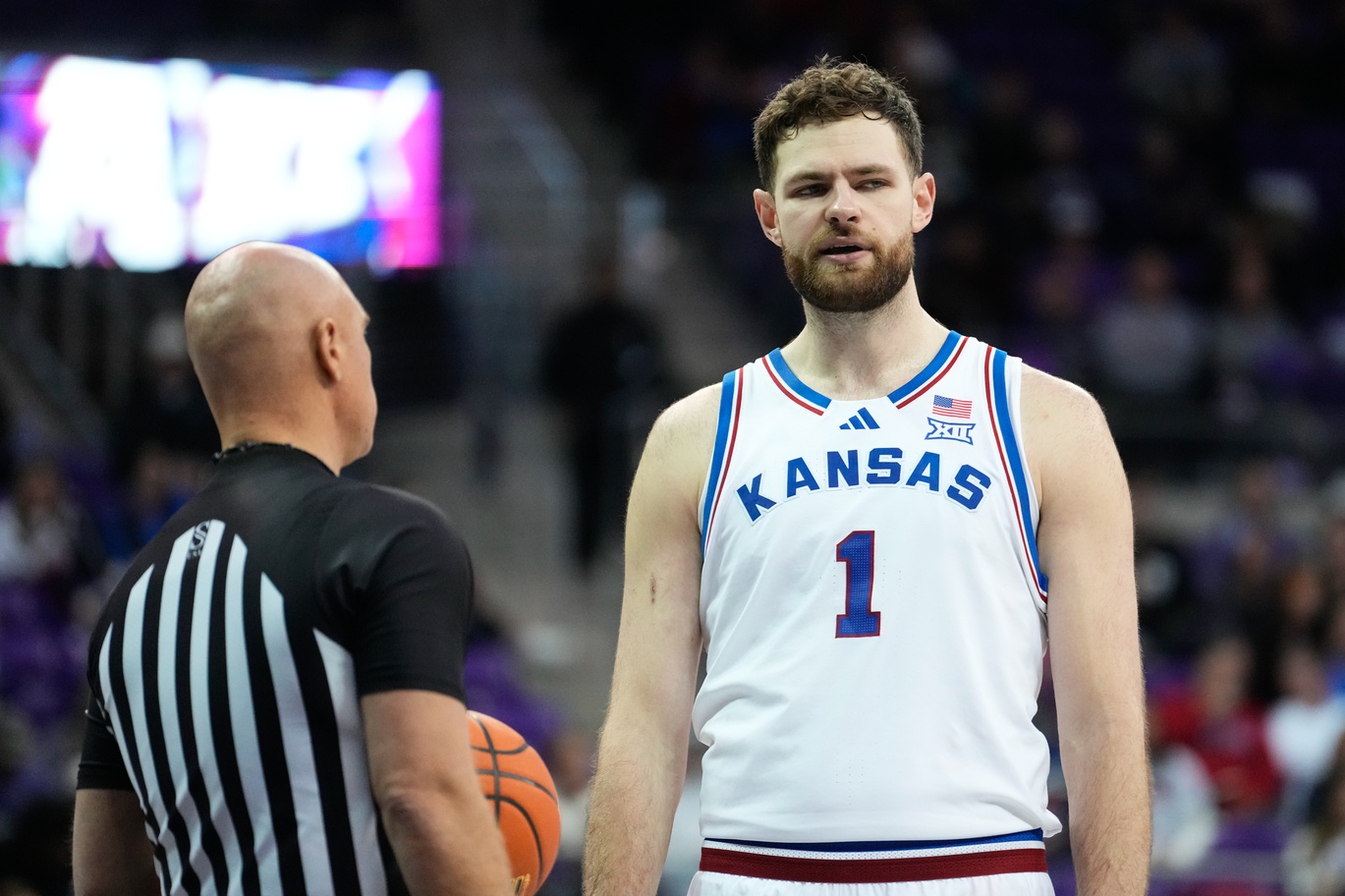 college basketball picks Hunter Dickinson Kansas Jayhawks predictions best bet odds