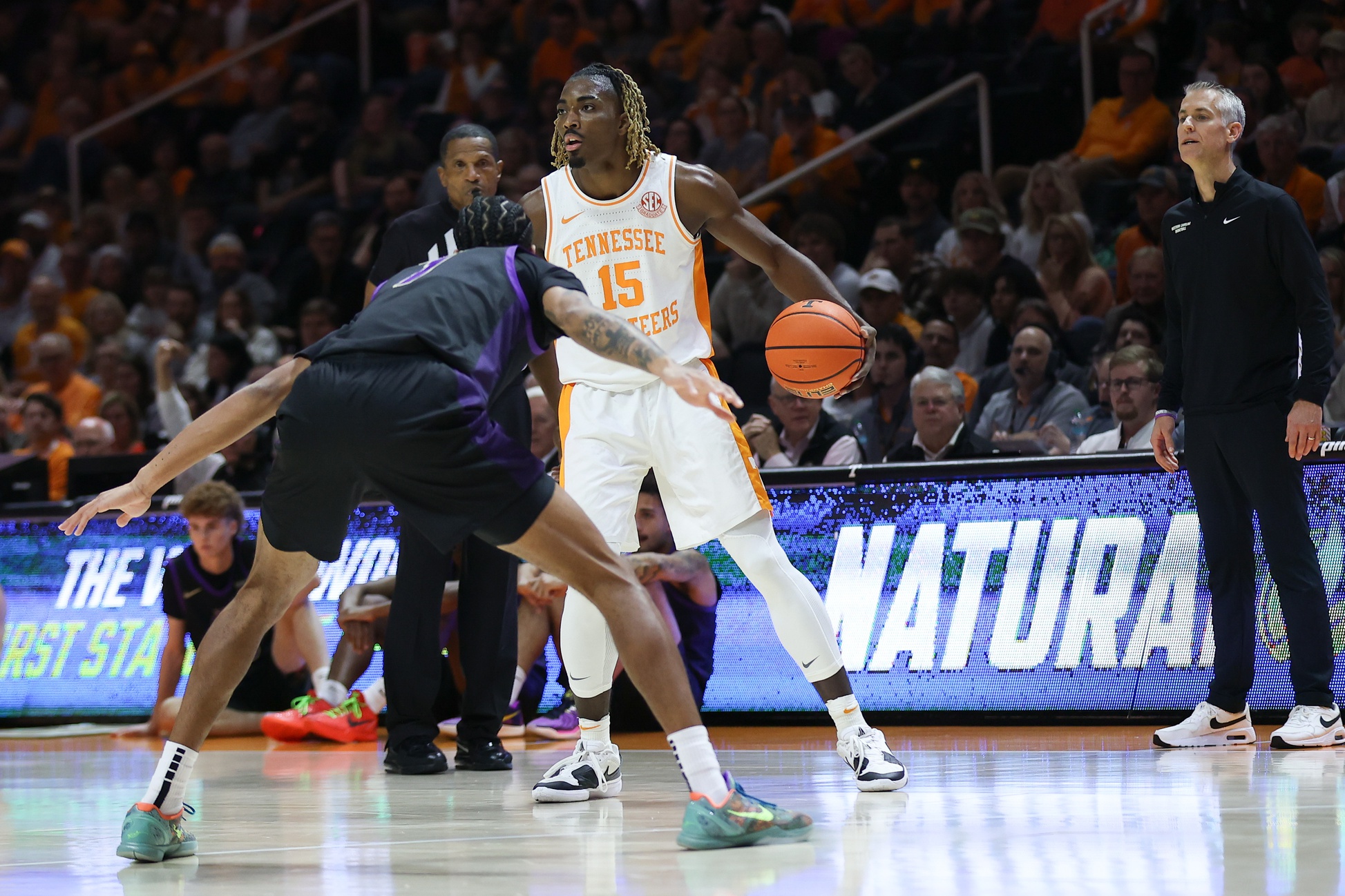 college basketball picks Jahmai Mashack Tennessee Volunteers predictions best bet odds