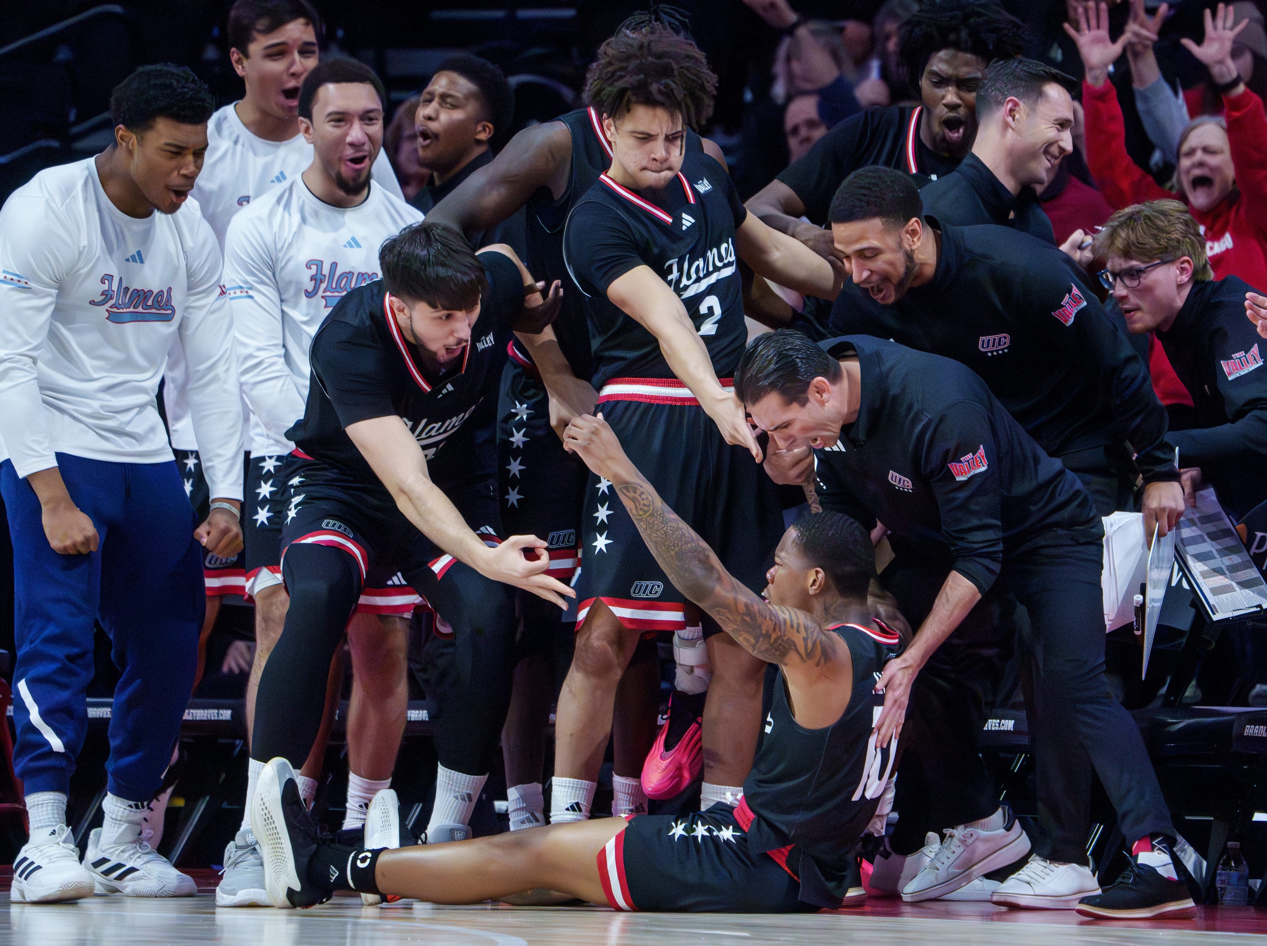 college basketball picks Josiah Hammons UIC Flames predictions best bet odds
