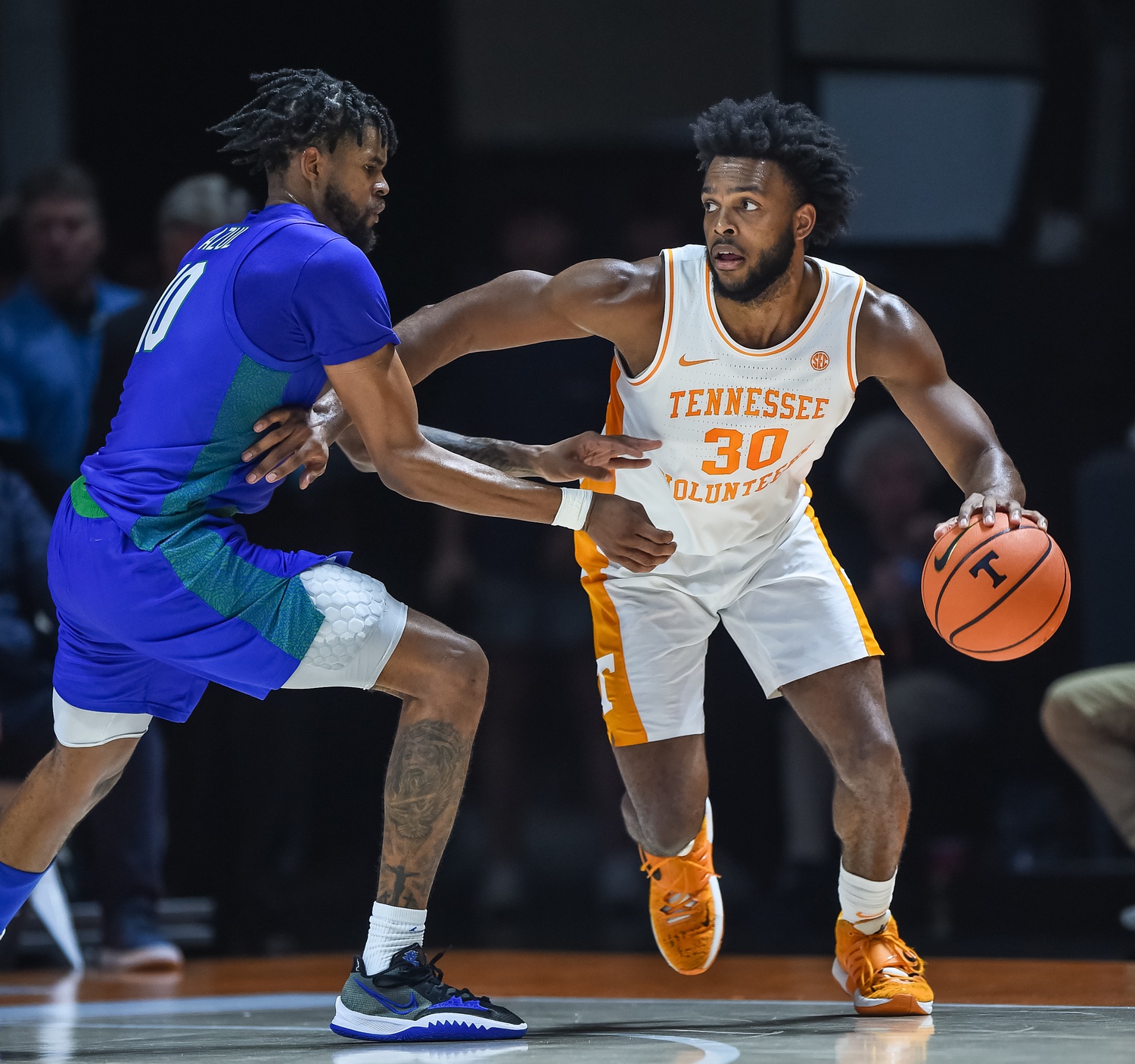 college basketball picks Josiah-Jordan James Tennessee Volunteers predictions best bet odds