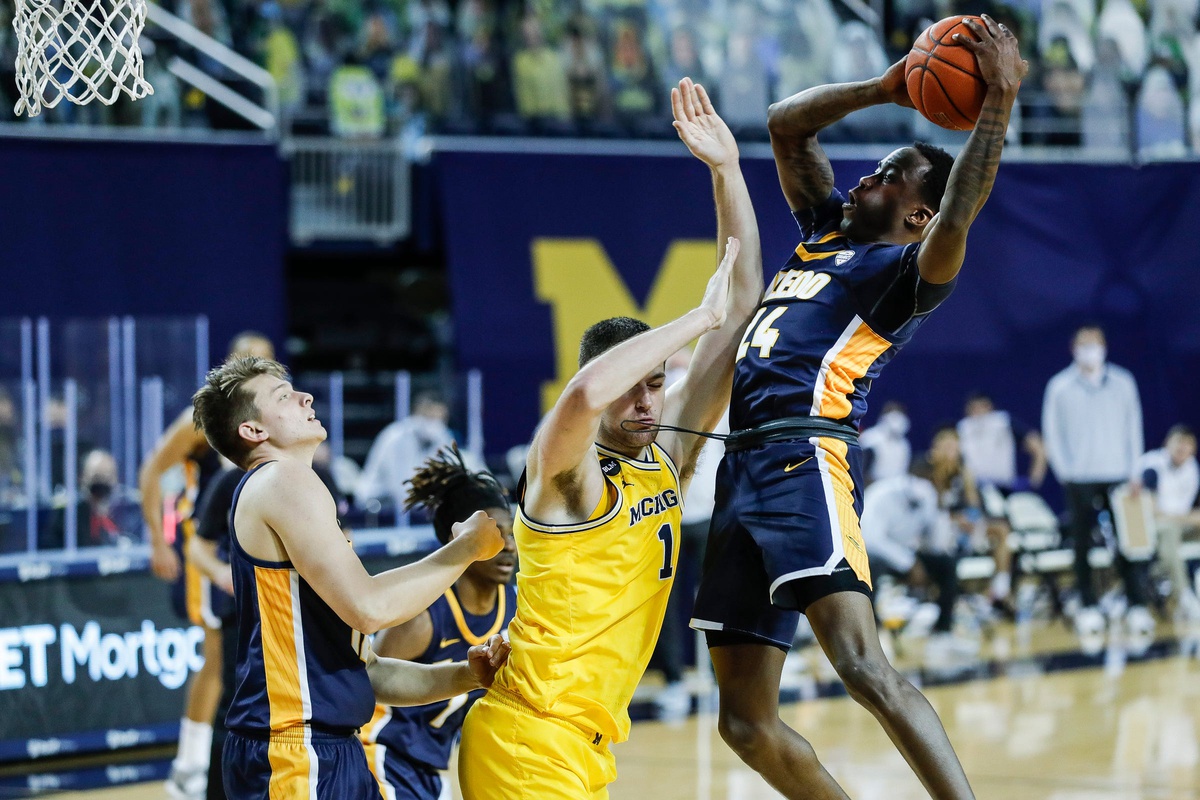 college basketball picks Keshaun Saunders Toledo Rockets predictions best bet odds