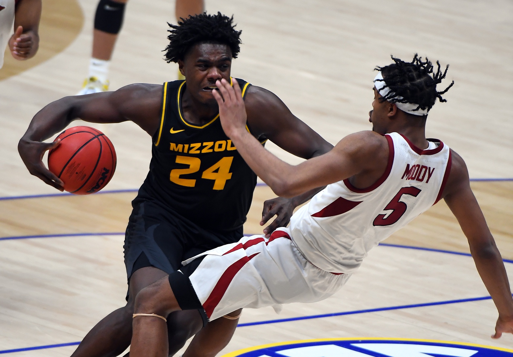 college basketball picks Kobe Brown Missouri Tigers predictions best bet odds