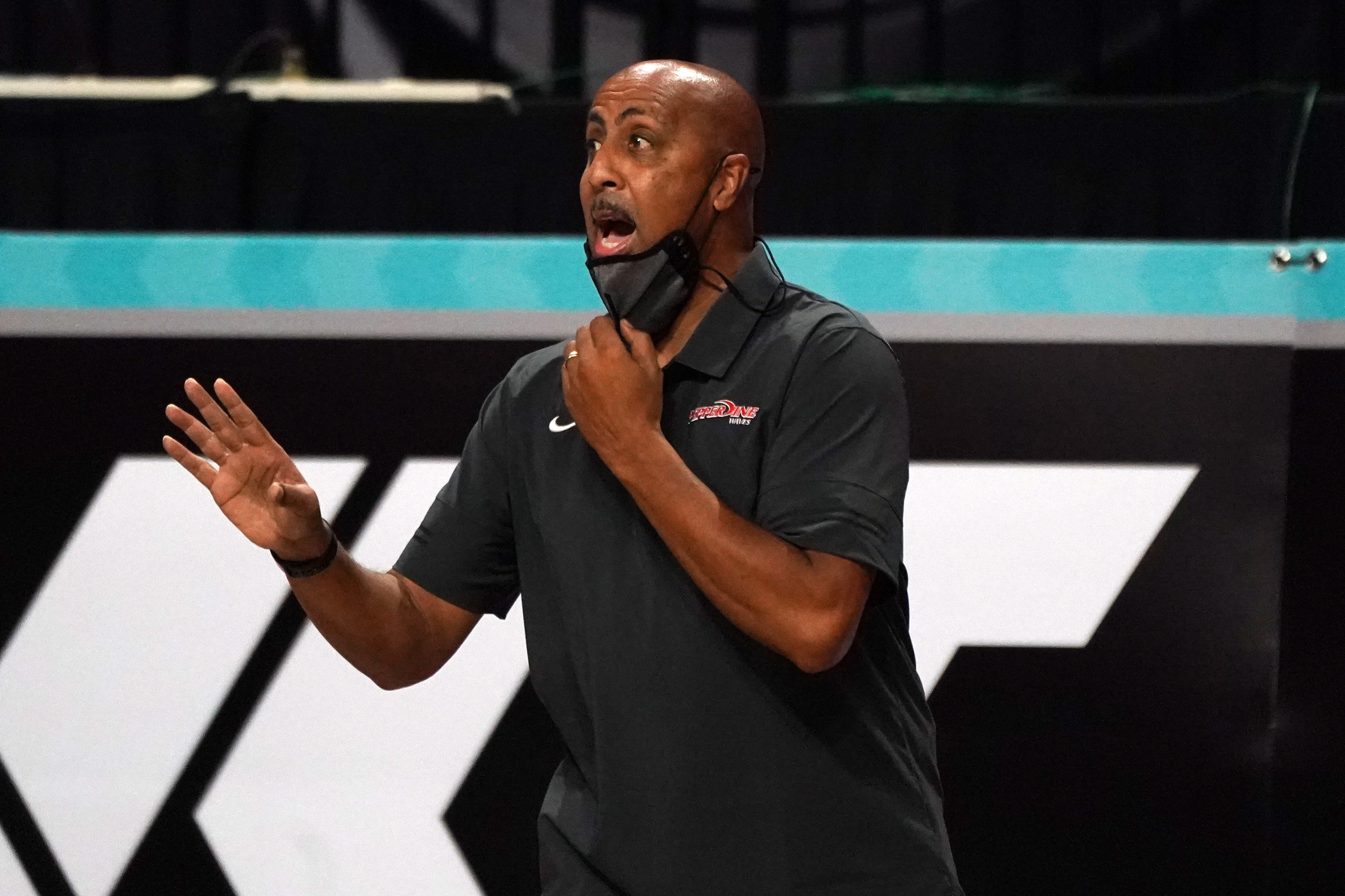 college basketball picks Lorenzo Romar Pepperdine Waves predictions best bet odds
