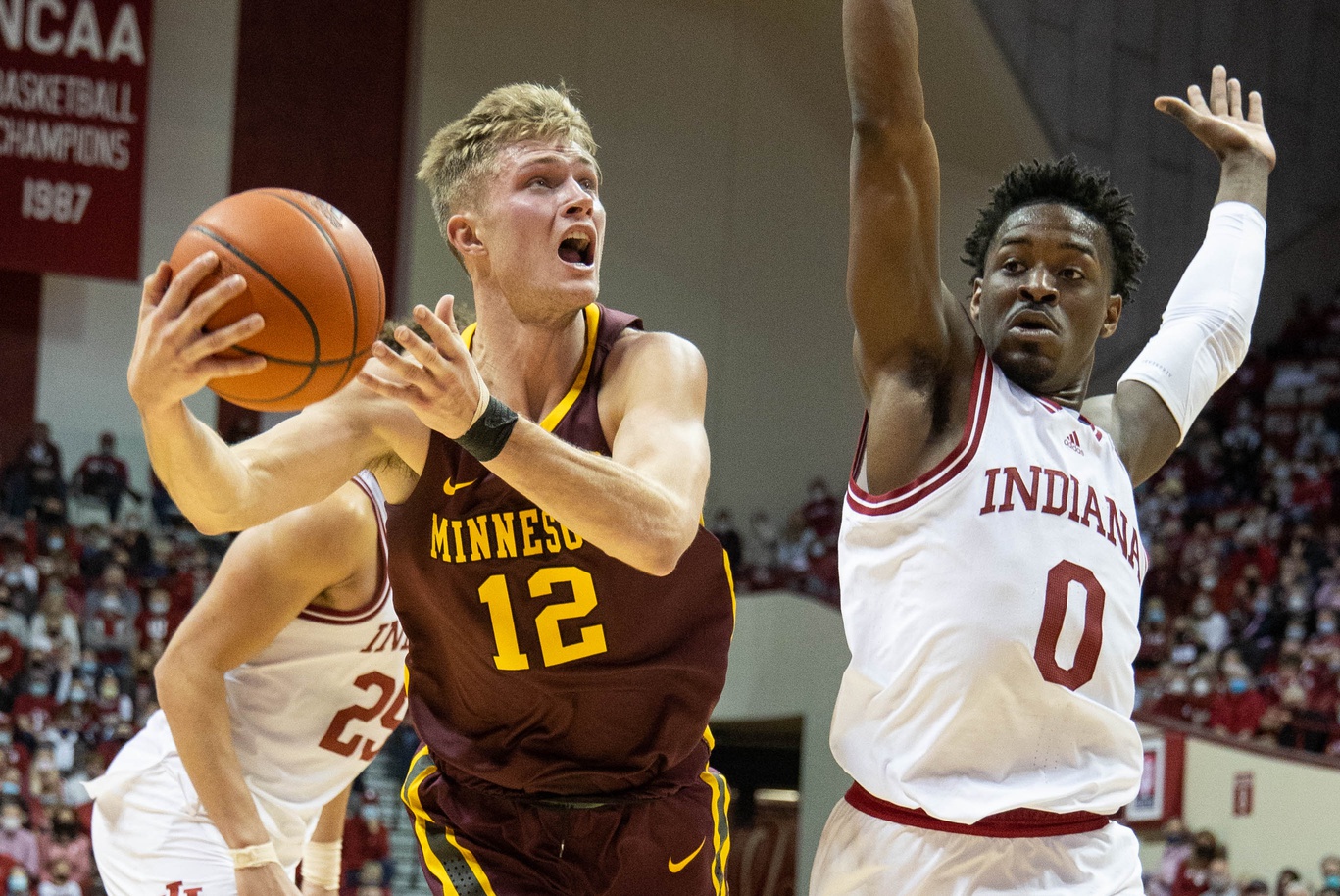 college basketball picks Luke Loewe Minnesota Golden Gophers predictions best bet odds