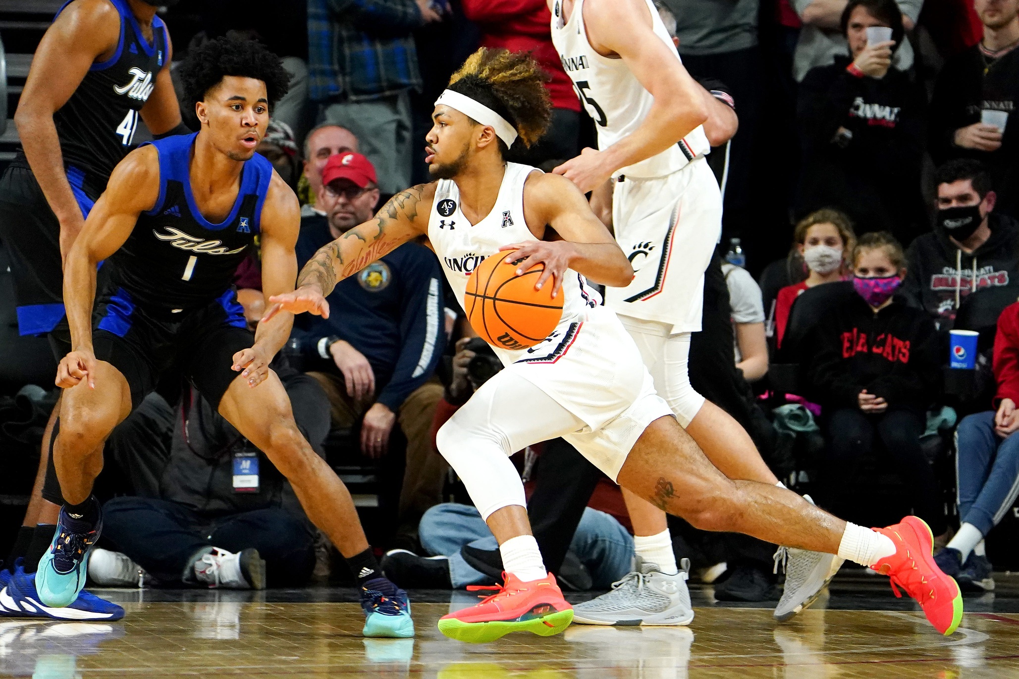 college basketball picks Mike Saunders Cincinnati Bearcats predictions best bet odds