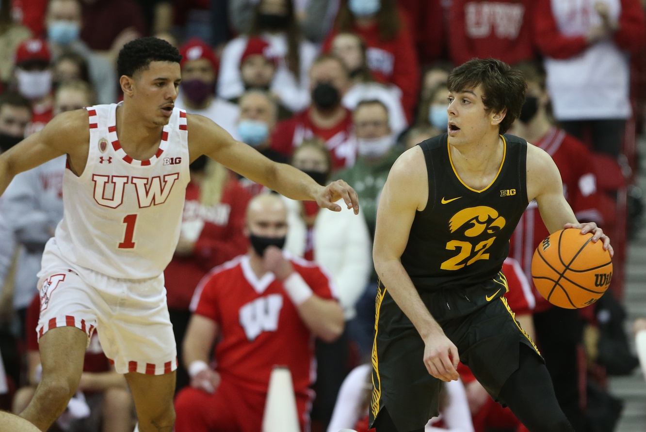 college basketball picks Patrick McCaffery Iowa Hawkeyes predictions best bet odds