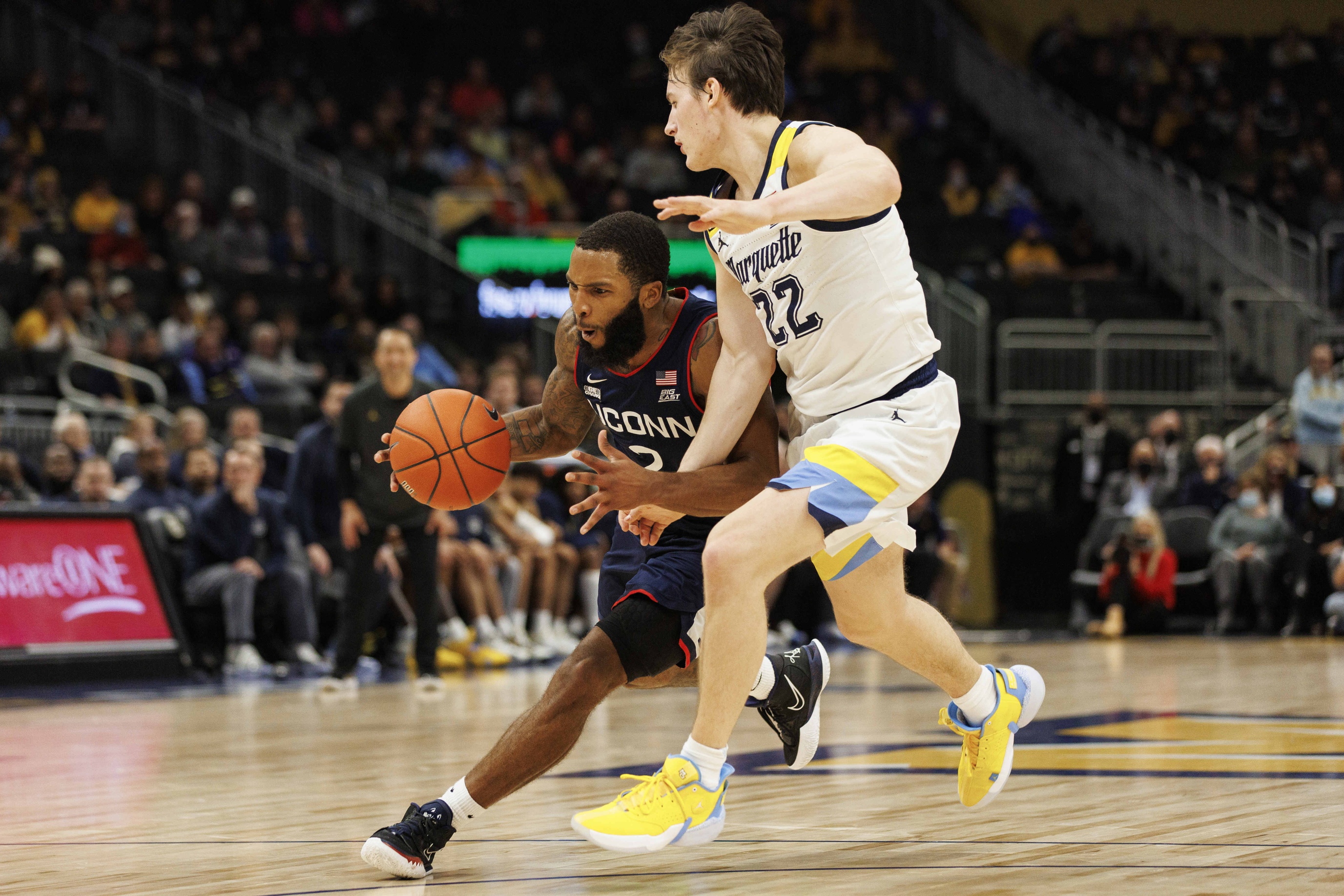 college basketball picks RJ Cole Connecticut Huskies predictions best bet odds