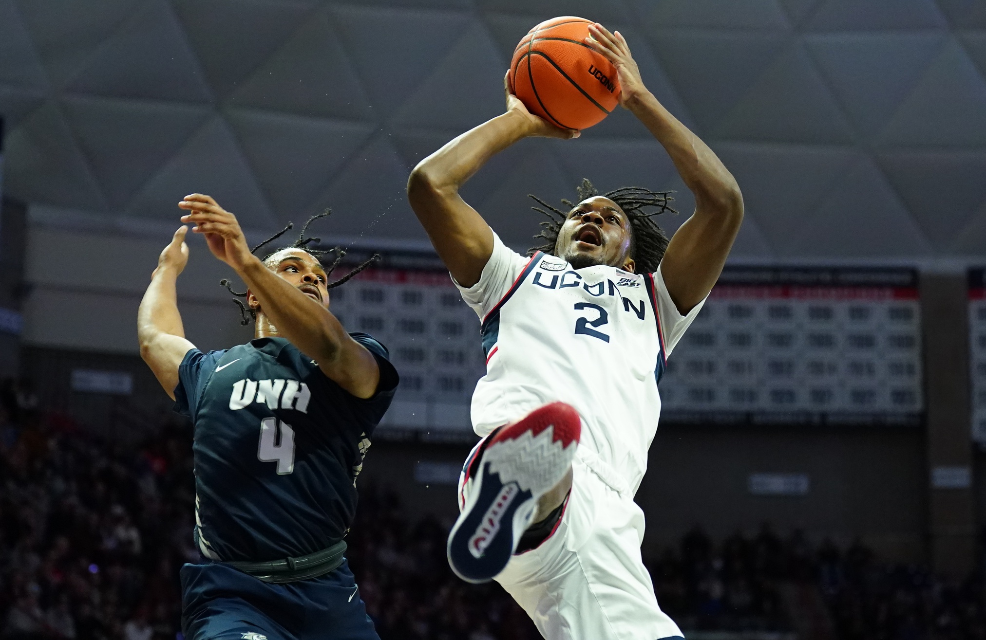 college basketball picks Tristen Newton Connecticut Huskies predictions best bet odds