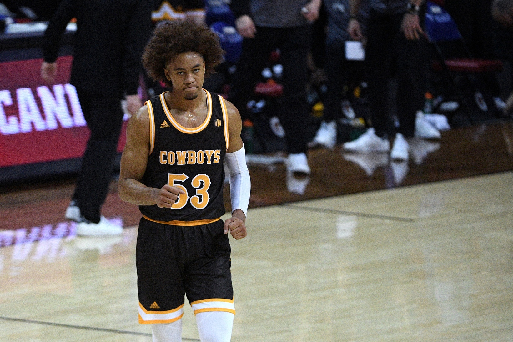 college basketball picks Xavier DuSell Wyoming Cowboys predictions best bet odds