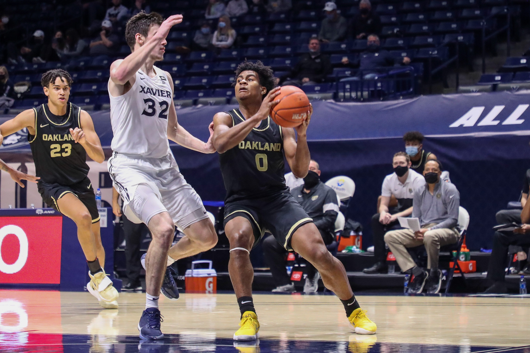college basketball picks Zion Young Oakland Golden Grizzlies predictions best bet odds