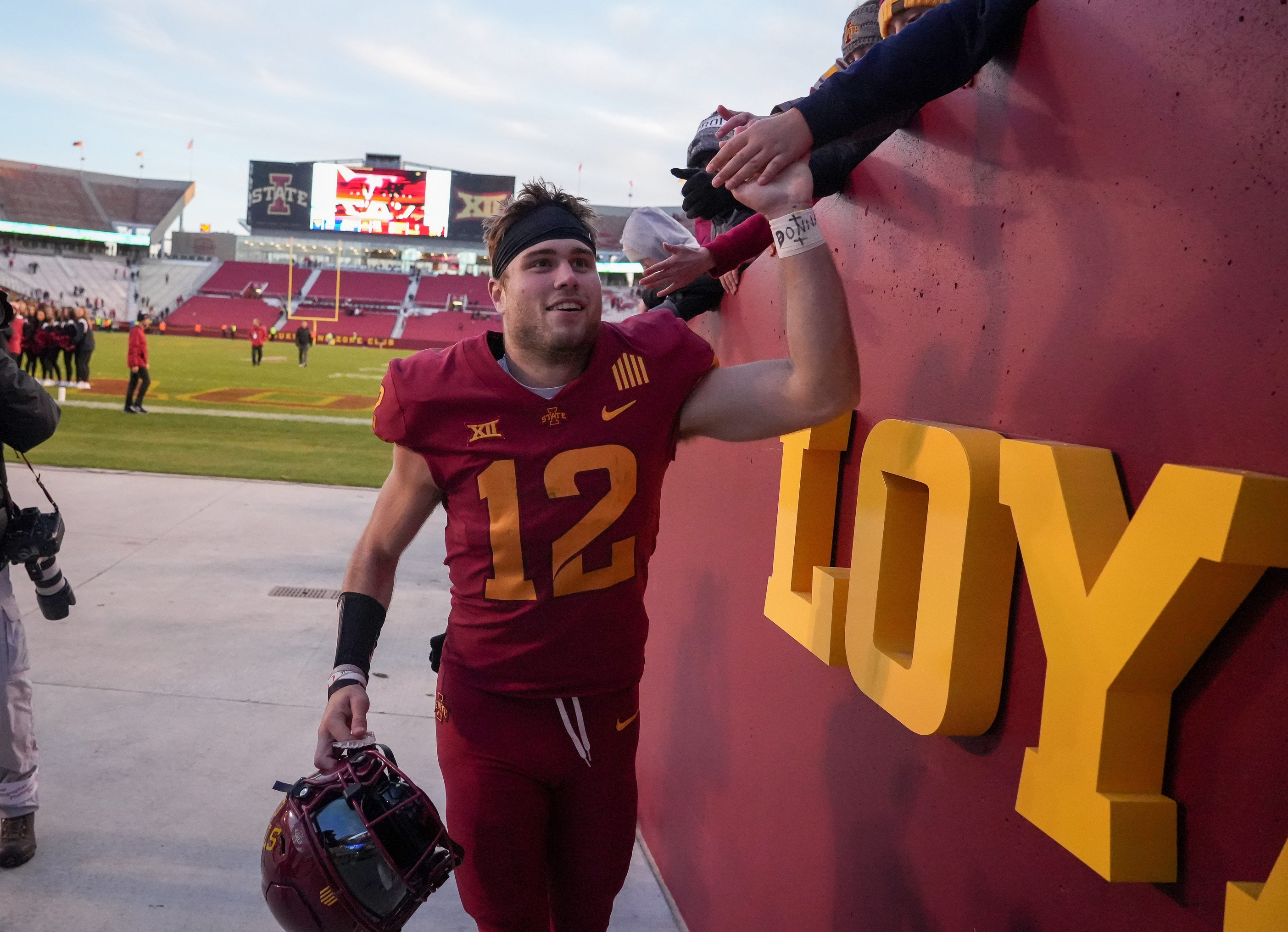 College football matchup betting odds Hunter Dekkers Iowa State