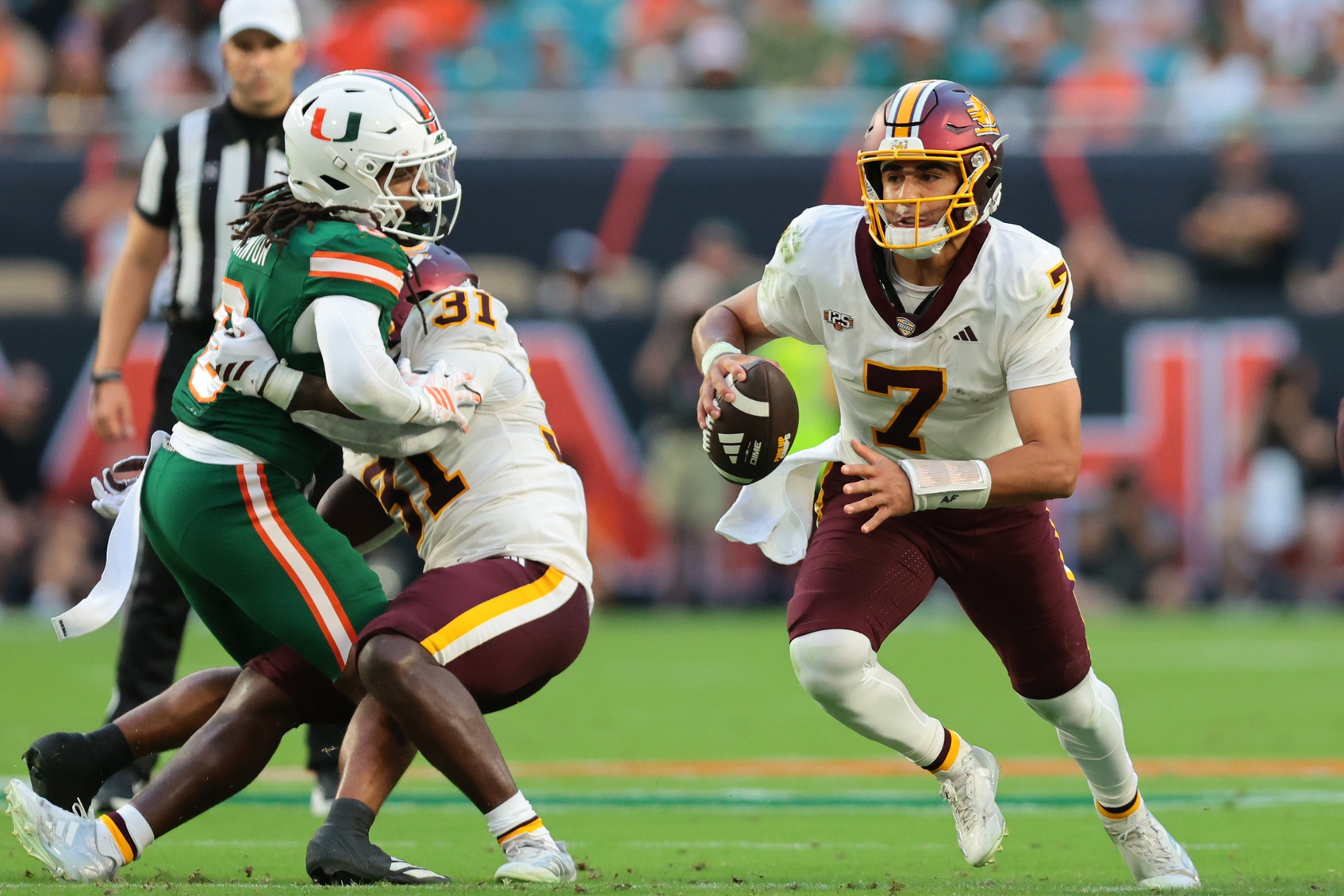 college football picks Angel Flores Central Michigan Chippewas predictions best bet odds