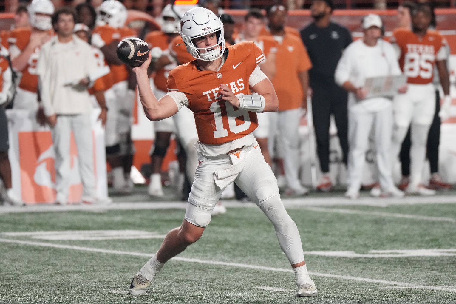 college football picks Arch Manning Texas Longhorns predictions best bet odds