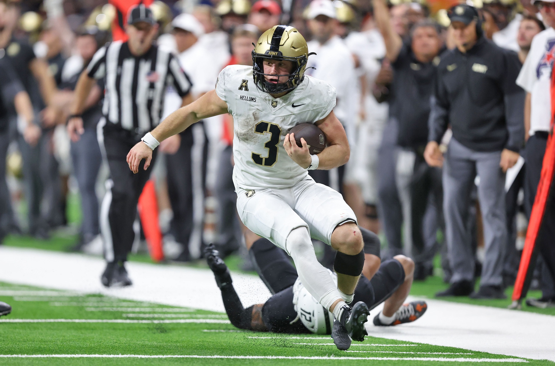 college football picks Cale Hellums Army Black Knights predictions best bet odds