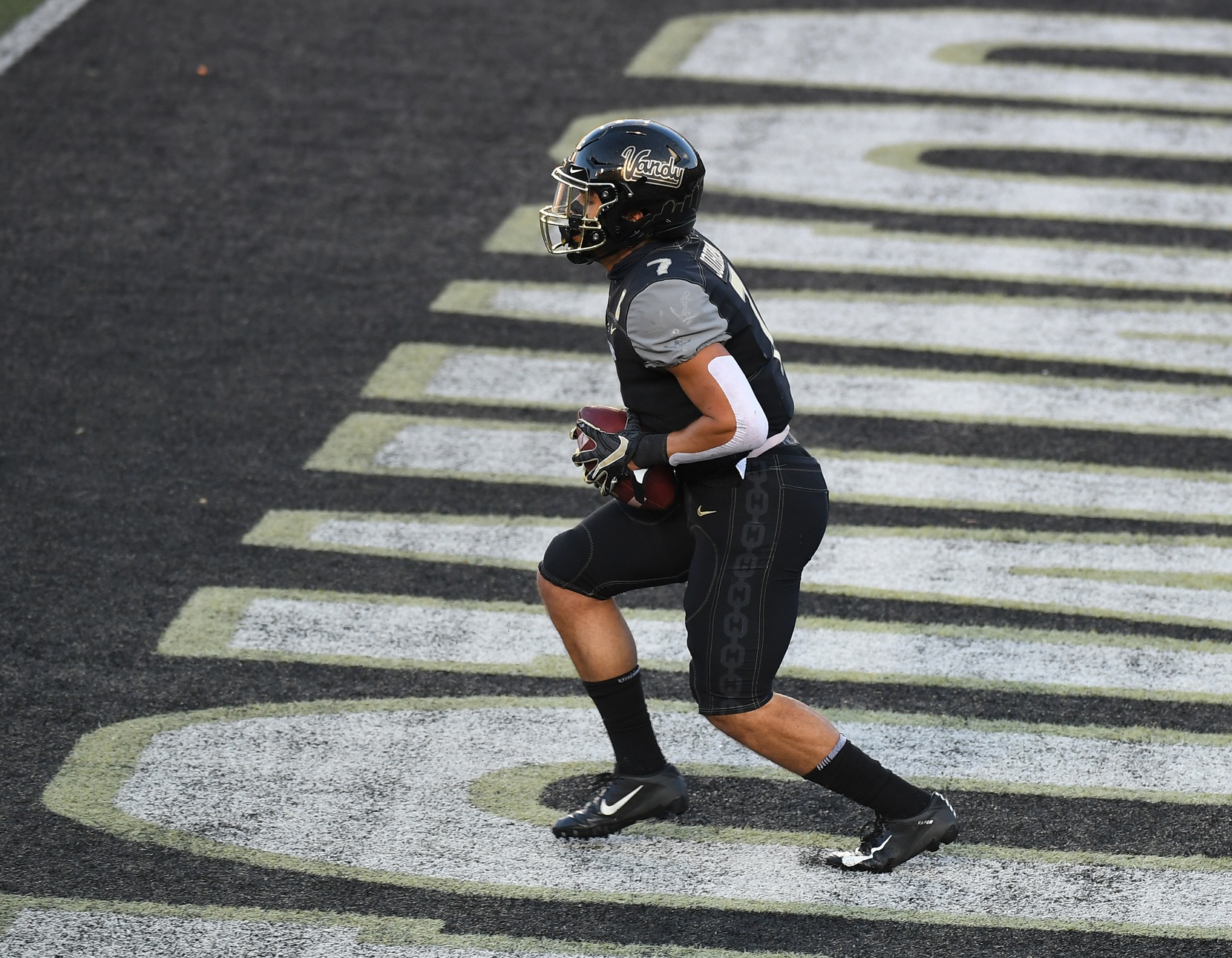 college football picks Cam Johnson vanderbilt commodores predictions best bet odds