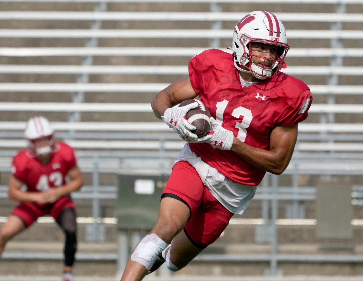 college football picks Chimere Dike Wisconsin Badgers predictions best bet odds