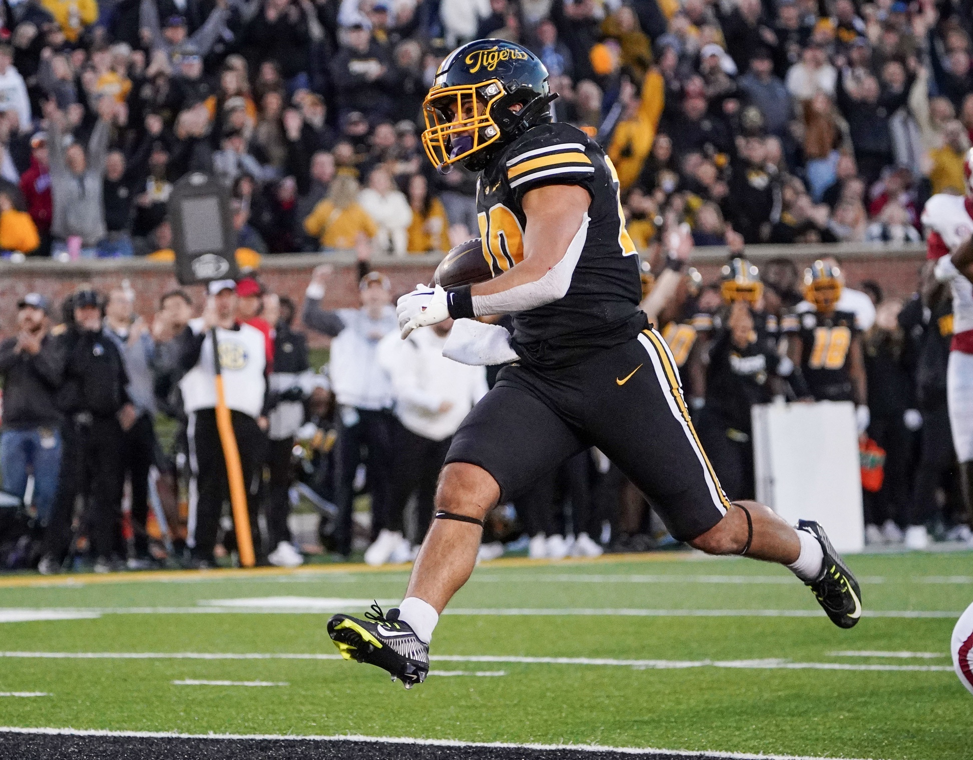college football picks Cody Schrader Missouri Tigers predictions best bet odds