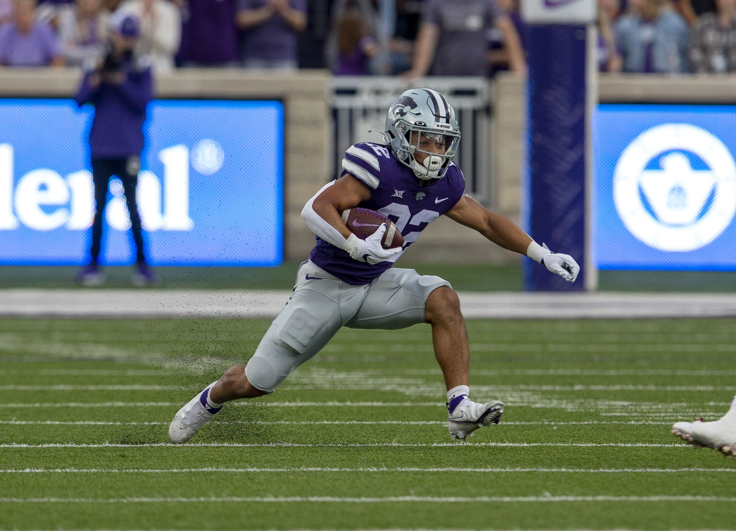 college football picks Deuce Vaughn kansas state wildcats predictions best bet odds