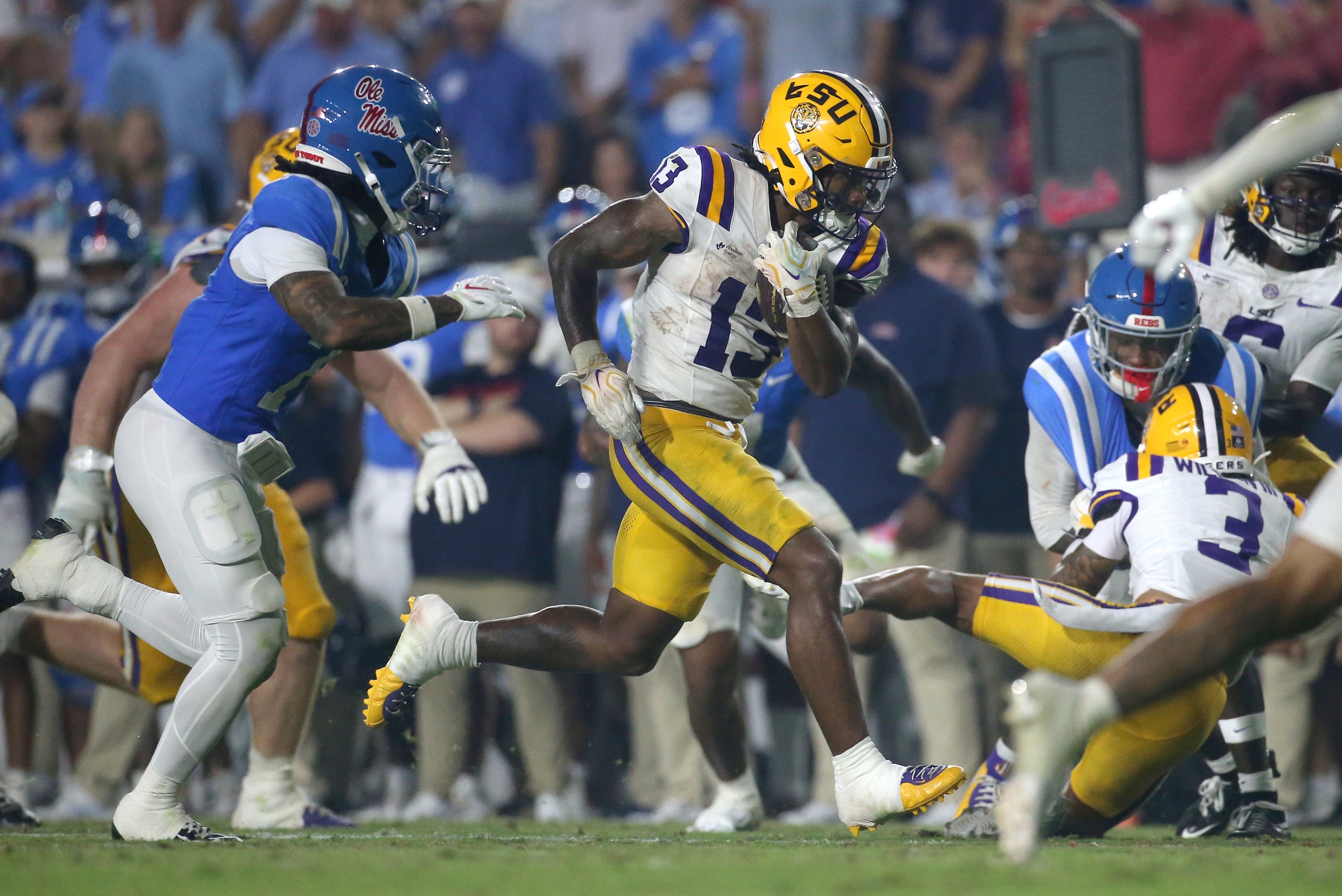 college football picks Dilin Jones LSU Tigers predictions best bet odds