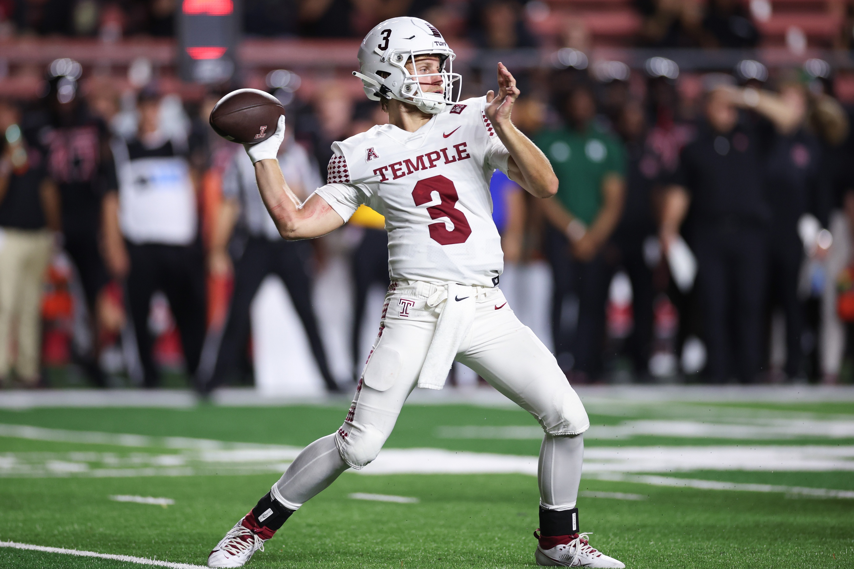 college football picks E.J. Warner Temple Owls predictions best bet odds