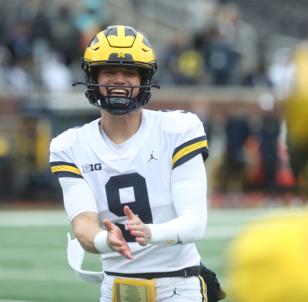 college football picks J.J. McCarthy Michigan Wolverines predictions best bet odds