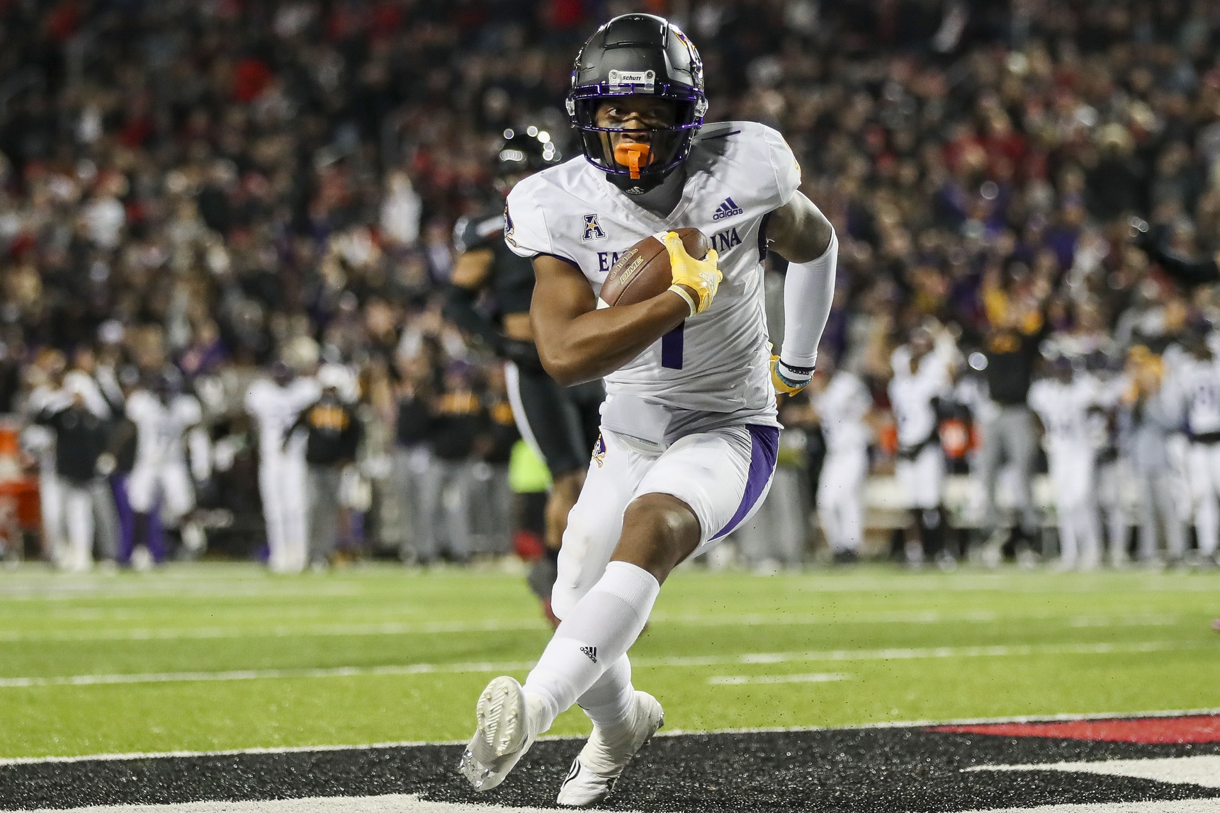 college football picks Jaylen Johnson East Carolina Pirates predictions best bet odds