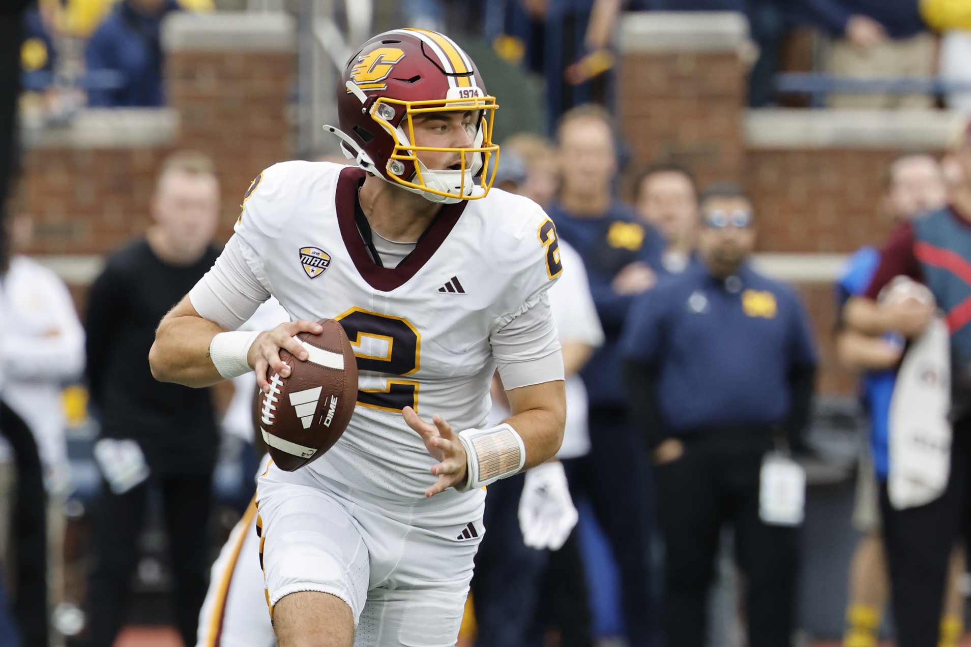 college football picks Joe Labas Central Michigan Chippewas predictions best bet odds