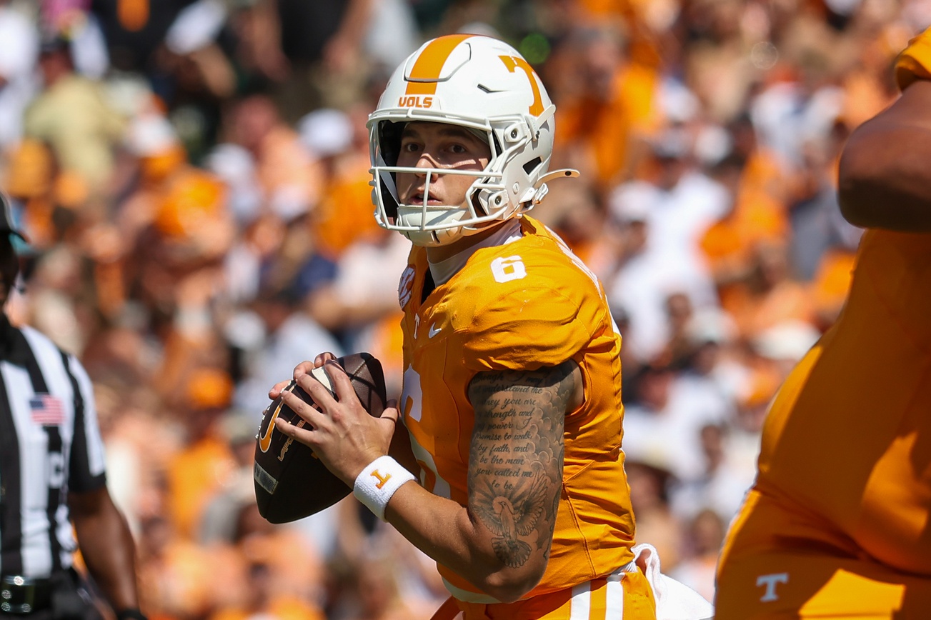 college football picks Joey Aguilar Tennessee Volunteers predictions best bet odds