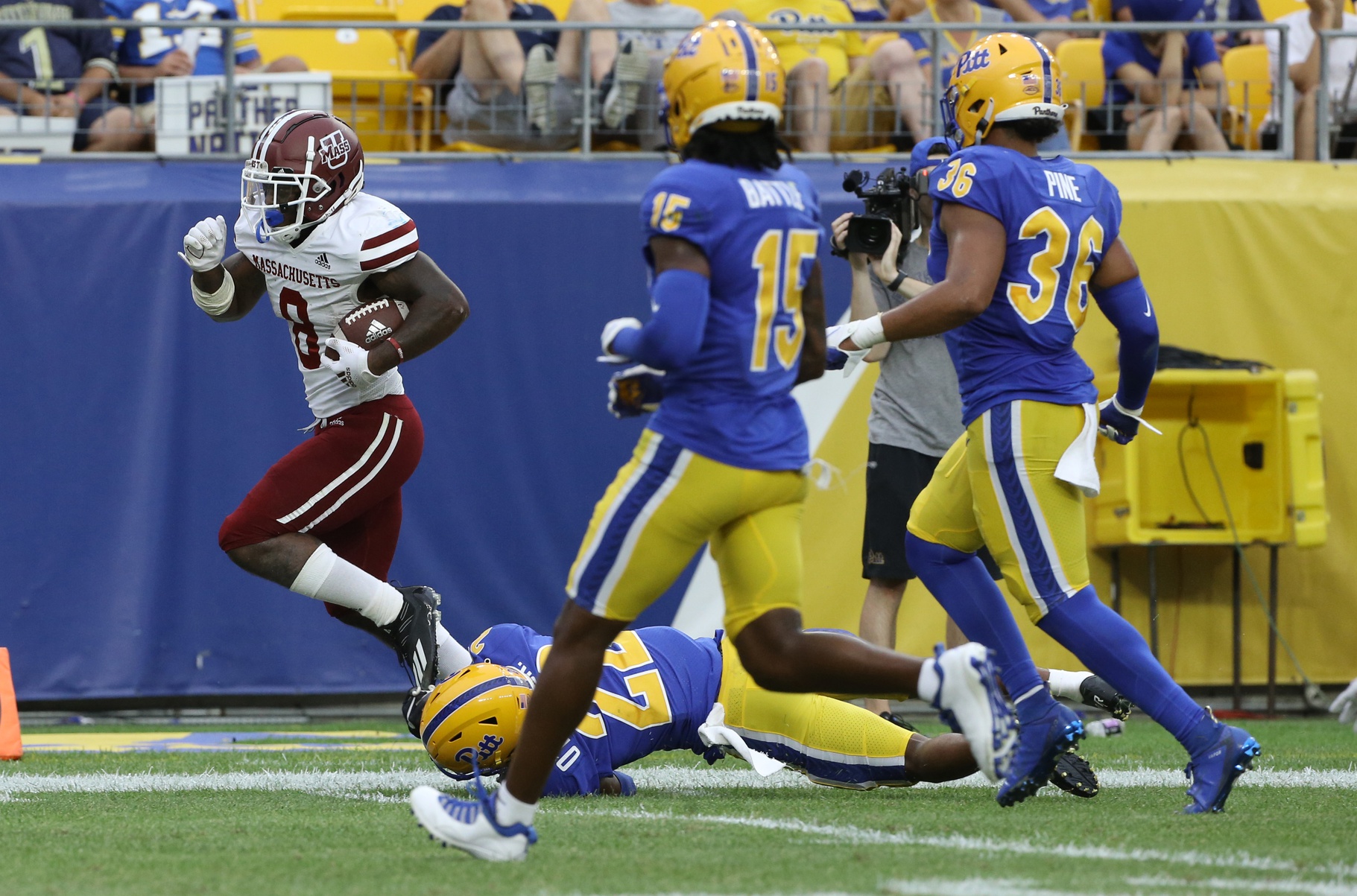 college football picks Kay'Ron Adams umass minutemen predictions best bet odds