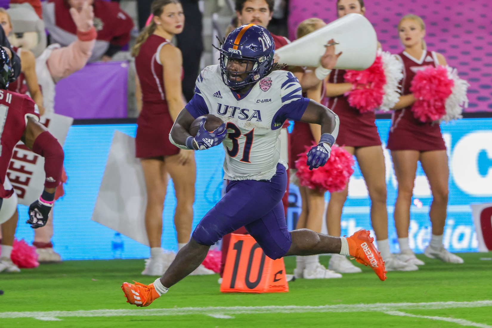 college football picks Kevorian Barnes UTSA Roadrunners predictions best bet odds